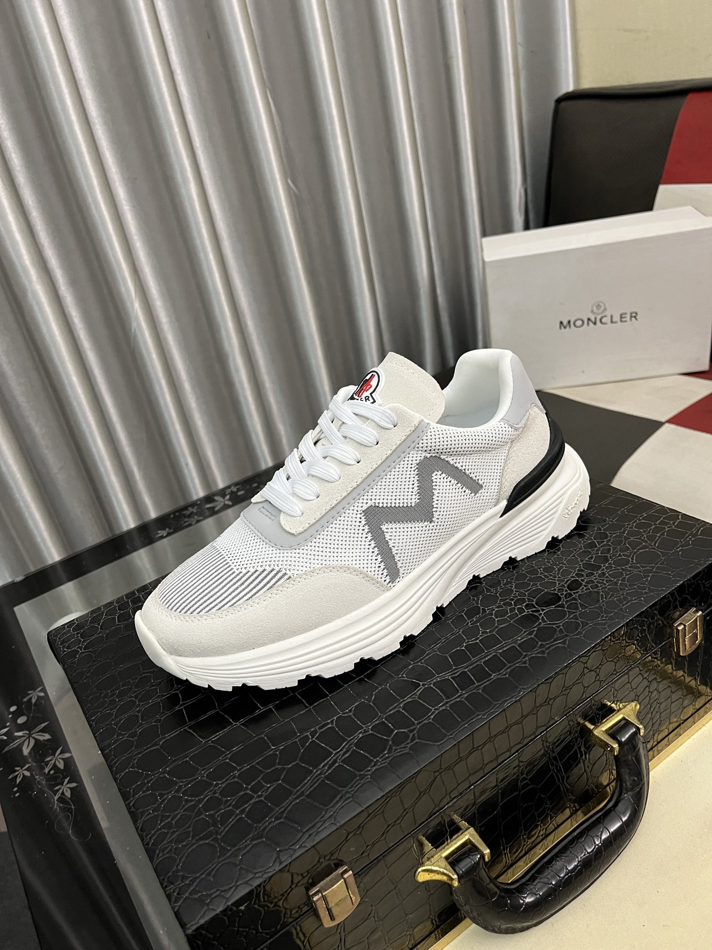 _dsW9sdK1pSPZsXup6n5bIDi7qJQ_iK5RrmBE22w