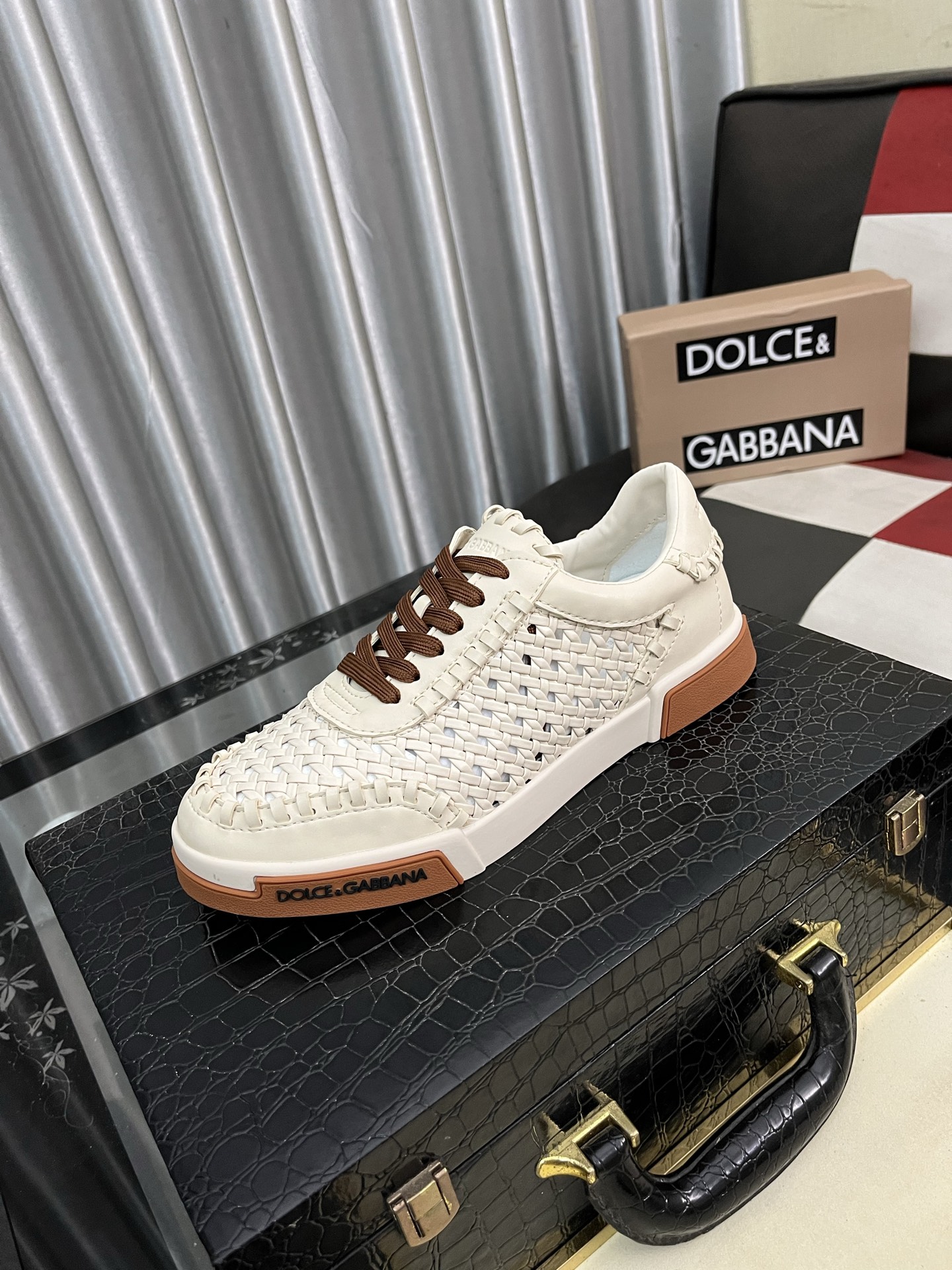 _dkr9sRoCnvuRk2GZ16uDnIyoV4o_3EBVdDSu_HQ