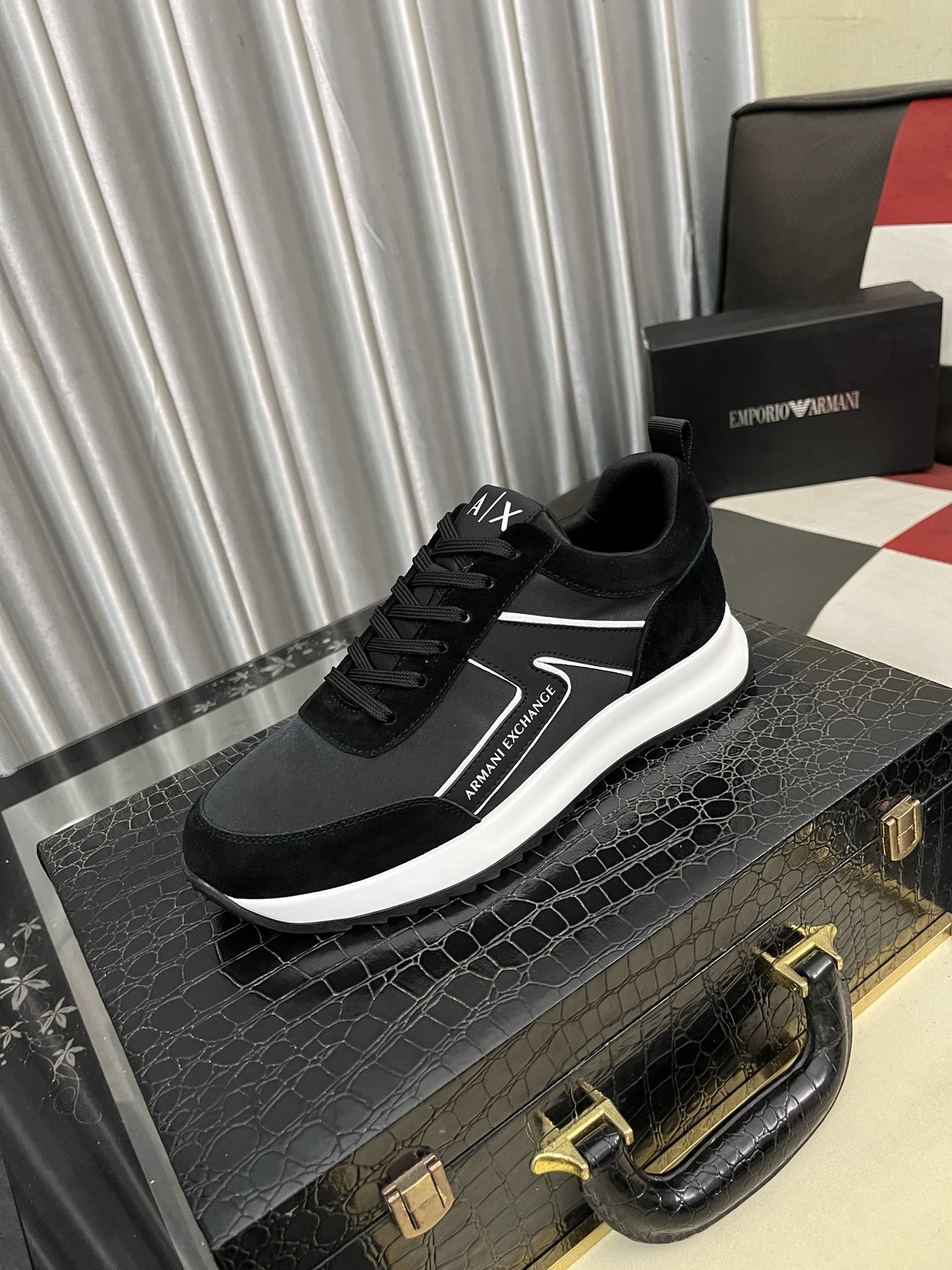 NO:351929,Armani ARMANI EXCHANGE latest spring and summer casual men's shoes, welcome 1:1 comparison, single Hong Kong counter casual shoes, counter quality, support inspection, high-quality workmanship, uppers are made of imported Italian flying fabric, breathable mesh lining, sheepskin insole, original fashion sports sole, casual fashion, high-end quality, size 38-44 3 colors available,,armani,chanel,armani, sheepskin19860909阿玛尼 ARMANI EXCHANGE 最新春夏款休闲男鞋,欢迎1:1对比,爆单款香港专柜休闲鞋,专柜品质,支持验货,优质做工,鞋面采用意大利进口飞织面料,透气网布内里,羊皮鞋垫,原版时尚运动大底 ,休闲时尚,高端品质,码数38-44 3色可选,,armani,chanel,armani,sheepskin,Men's shoes