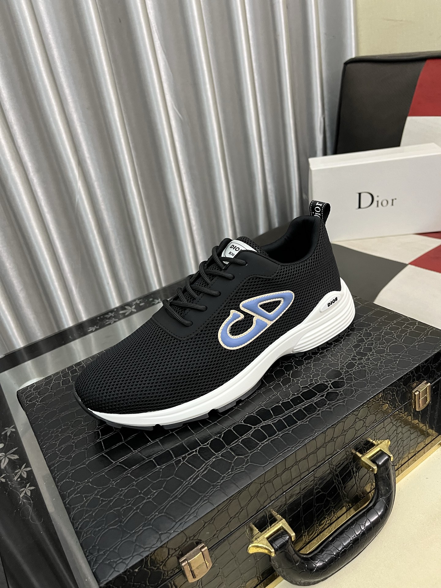 NO:352530,【Dior】Dior new casual men's shoes for Hong Kong counter are on the market. The official website is 1:1 made. Italian original materials. Designed by European and American masters. Perfect styling creates the quality of the counter, solid color rubber wear-resistant sole and classic dazzling head!  Super versatile and comfortable. High-end, stylish and novel!  !  Absolute focus!  Number of codes 38-444 colors available, dior, dior19860909【Dior】迪奥 香港专柜新款休闲男鞋上市 官网1:1制作 意大利原版材料 欧美大师设计 完美造型打造专柜品质,纯色橡胶耐磨大底加经典炫头！超级百搭也很舒服的.高档不失品味,时尚、新颖！！绝对的焦点！码数38-444色可选,,dior,dior,Men's shoes