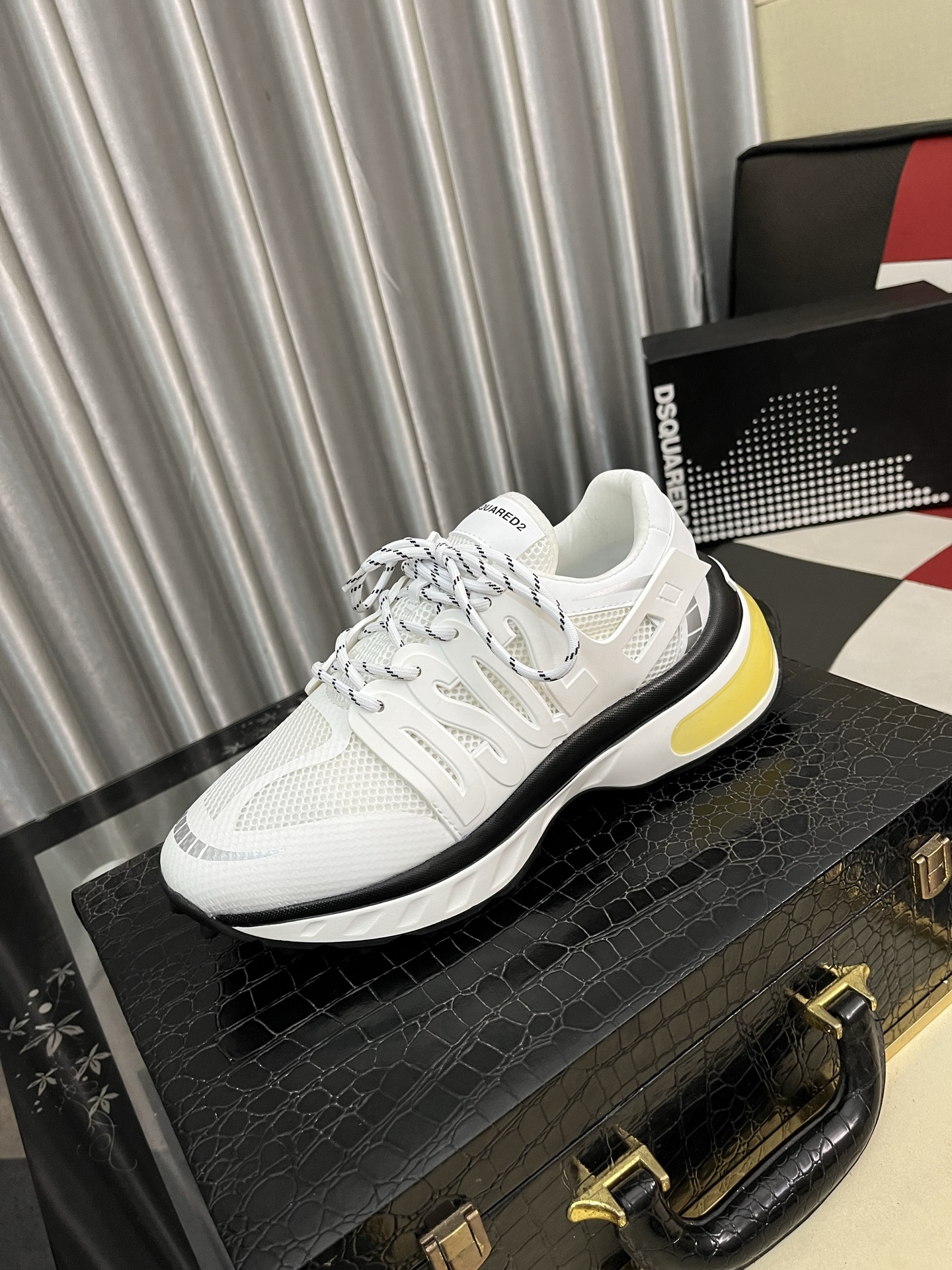 NO:352897,【D2～】Men's casual shoes 2025z cabinets are available simultaneously. Size: 38-46# 1 color upper is made of multi-material spliced ​​leather inner lining, comfortable and breathable, original sole is comfortable and wear-resistant, and the real shot is even better.19860909【D2～】男士休闲鞋 2025z柜同步发售 码数:38-46# 1个颜色鞋面选用多材质拼接真皮内里,舒适透气,鞋底原版舒适耐磨大底,实物拍摄实物更赞,,Men's shoes