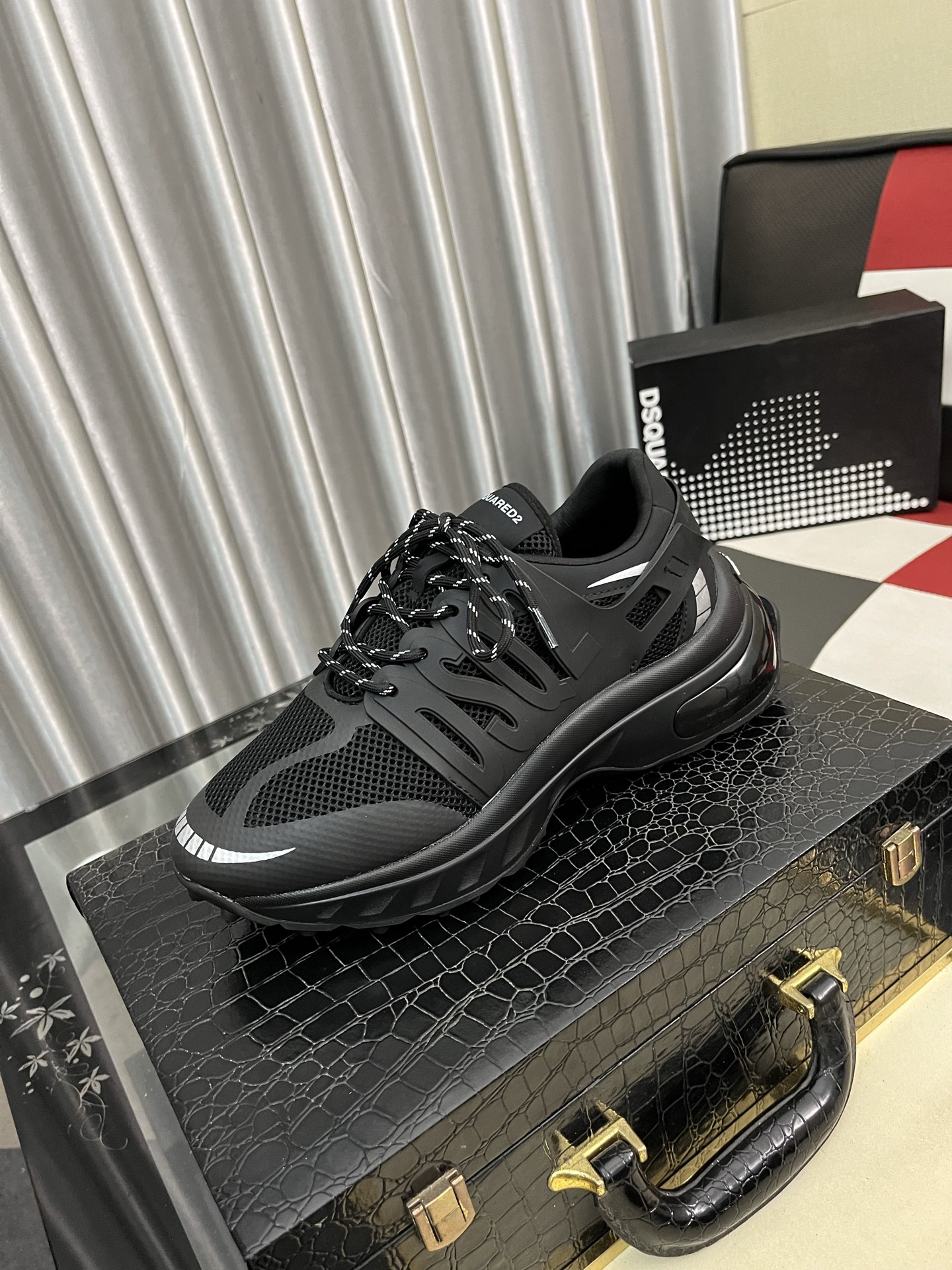 NO:352915,【D2～】Men's casual shoes 2025z cabinets are available simultaneously. Number of sizes: 38-46# The uppers of 4 colors are made of multi-material spliced ​​leather inner lining, comfortable and breathable, the original sole is comfortable and wear-resistant, and the real shot is even better.19860909【D2～】男士休闲鞋 2025z柜同步发售 码数:38-46# 4个颜色鞋面选用多材质拼接真皮内里,舒适透气,鞋底原版舒适耐磨大底,实物拍摄实物更赞,,Men's shoes