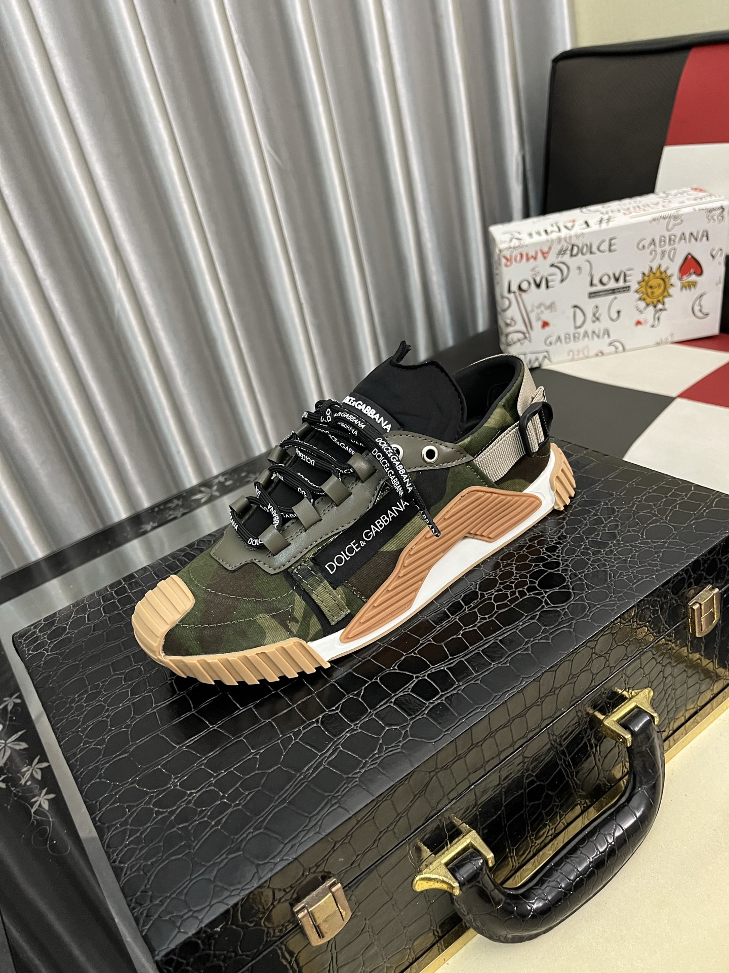 NO:555767,[DG~] Men's casual shoes are on sale at the z cabinet at the same time. The upper is made of cowhide spliced ​​fabric and mesh lining, which is comfortable and breathable. The original sole is comfortable and wear-resistant. The real thing is better when shot in real. Number of yards: 35-46,,cowhide19860909【DG～】男士休闲鞋 z柜同步发售 鞋面选用牛皮拼接布料网布内里,舒适透气,鞋底原版舒适耐磨大底,实物拍摄实物更赞码数:35-46,,cowhide,Men's shoes