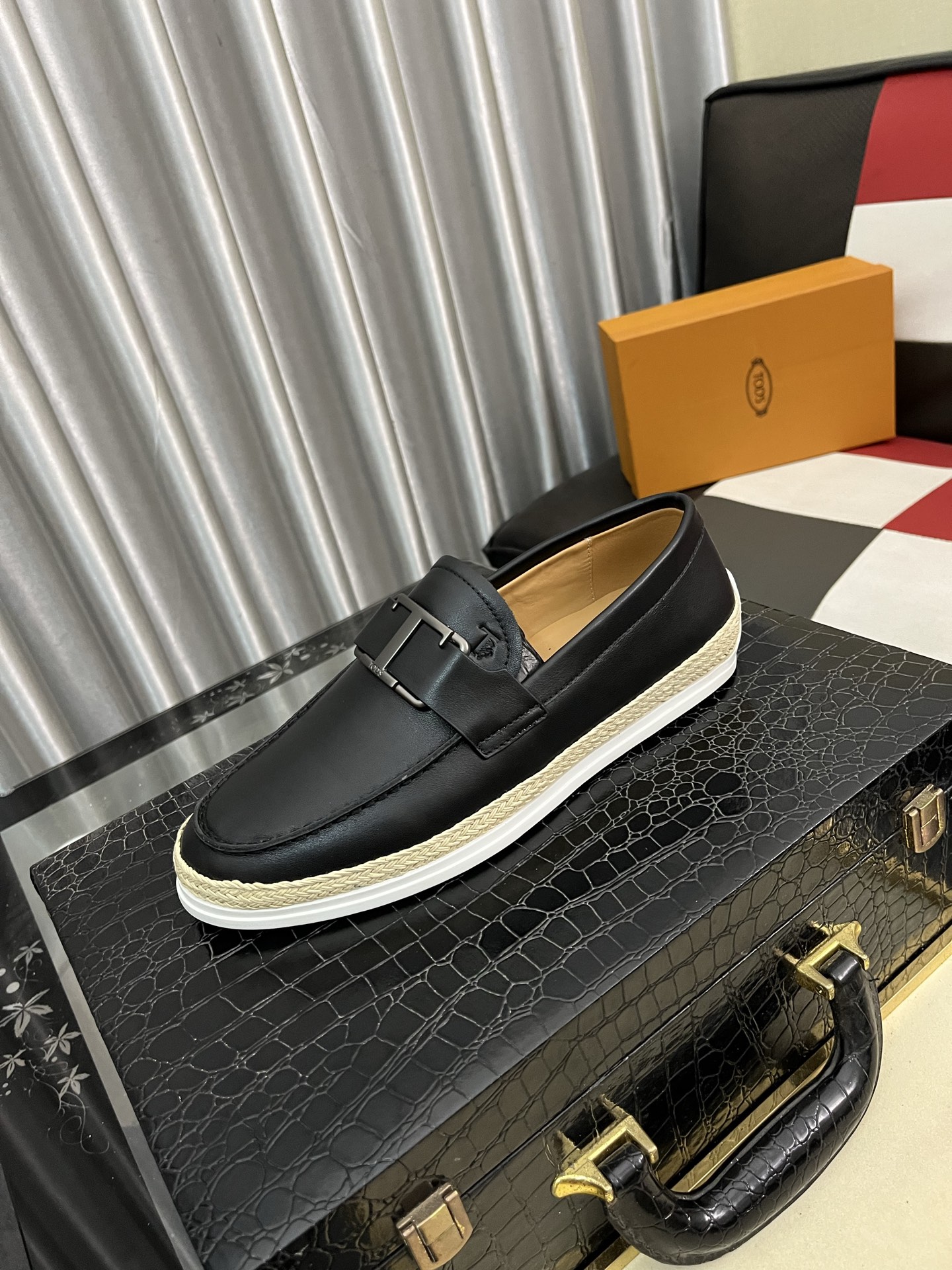 NO:557901,[TOD'S] Tod’s Tod’s counter new product classic British style slip-on shoes, straw woven sole technology, motorcycle shoes, top imported original super soft calfskin, water-dyed sheepskin lining, sizes 38-44, 4 colors available, Tod's, espadrilles, cowhide, sheepskin19860909【TOD'S】托德斯Tod’s专柜新品经典英伦风套脚鞋鞋 草编围底工艺 机车鞋 顶级进口原版超软小牛皮 水染羊皮内里 码数38-44码4色可选,,Tod's,espadrilles,cowhide,sheepskin,Men's shoes