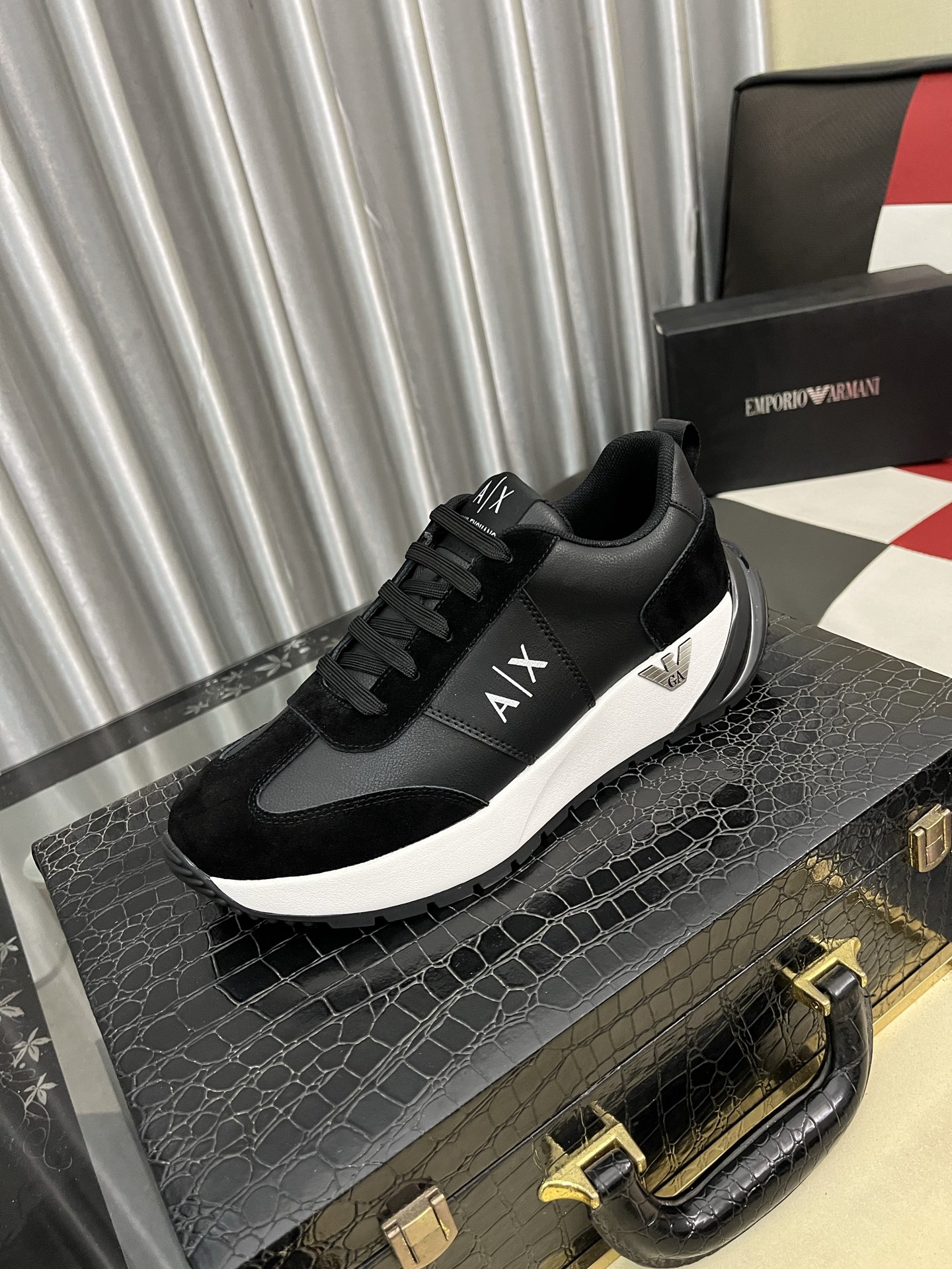 NO:690150,[Armani] Armani's latest casual shoes, hot-selling official website, the same style [satisfied] original hot-selling model. Original factory cowhide material 11 original boards, cowhide lining, original foam outsole. Body accessories one-to-one mold opening, counter quality Dear friends, if you are still worried about wearing matching shoes, then this shoe is your best choice!  38-443 colors available,,armani,armani,cowhide19860909【Armani】阿玛尼最新新款休闲鞋 火爆热卖官网同款[得意]原单爆款 .原工厂牛皮材料11原板 牛皮内里,原厂发泡大底.身配件一比一开模 专柜品质 亲们你还为穿着搭配鞋发愁那这款鞋你就是你不二的选择！38-443色可选,,armani,armani,cowhide,Men's shoes