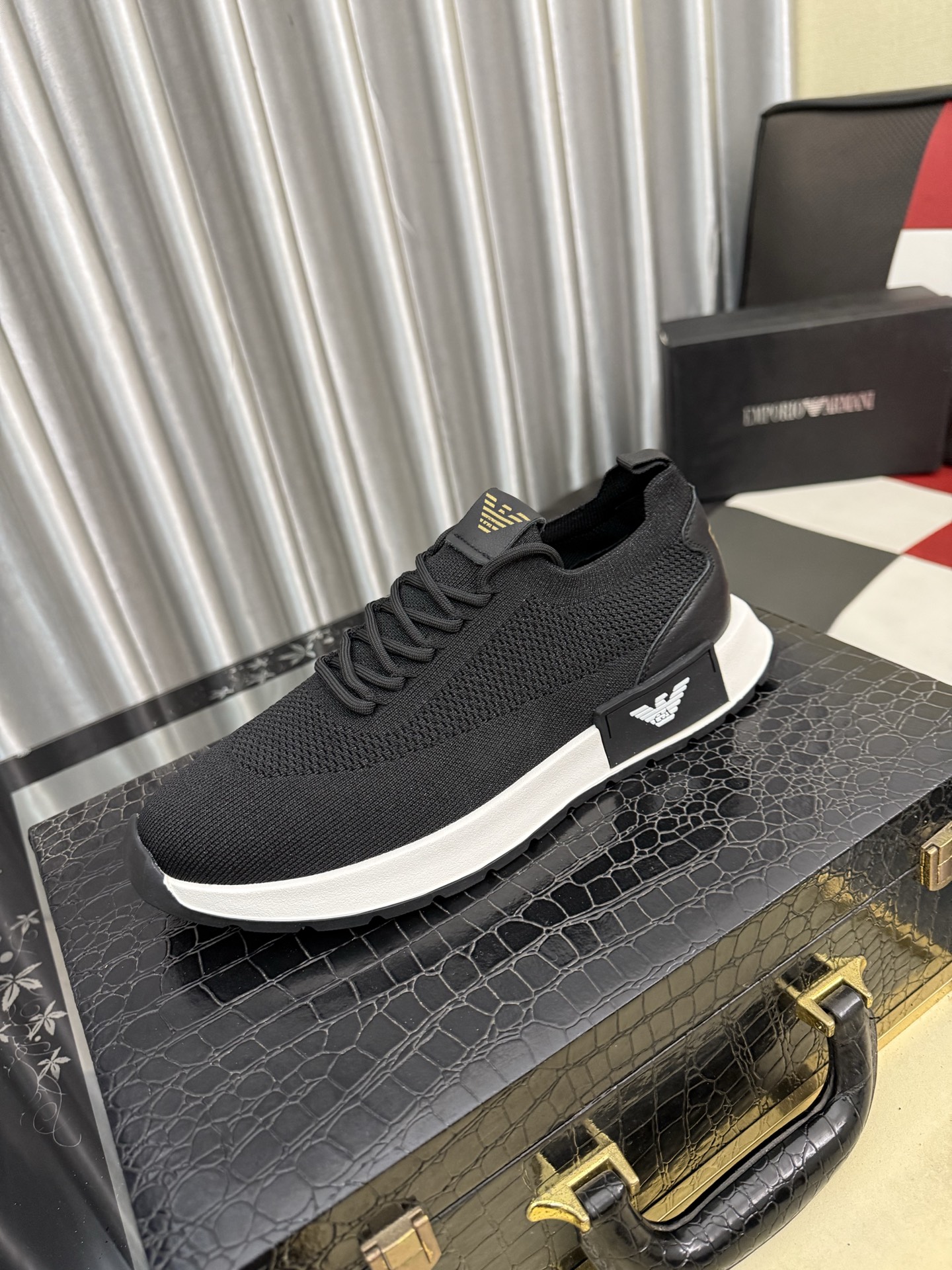 NO:745416,[Armani] Armani's latest casual shoes, hot-selling official website, the same style [satisfied] original hot-selling model. Original factory cowhide material 11 original boards, cowhide lining, original foam outsole. Body accessories one-to-one mold opening, counter quality Dear friends, if you are still worried about wearing matching shoes, then this shoe is your best choice!  38-443 colors available,,armani,armani,cowhide19860909【Armani】阿玛尼最新新款休闲鞋 火爆热卖官网同款[得意]原单爆款 .原工厂牛皮材料11原板 牛皮内里,原厂发泡大底.身配件一比一开模 专柜品质 亲们你还为穿着搭配鞋发愁那这款鞋你就是你不二的选择！38-443色可选,,armani,armani,cowhide,Men's shoes