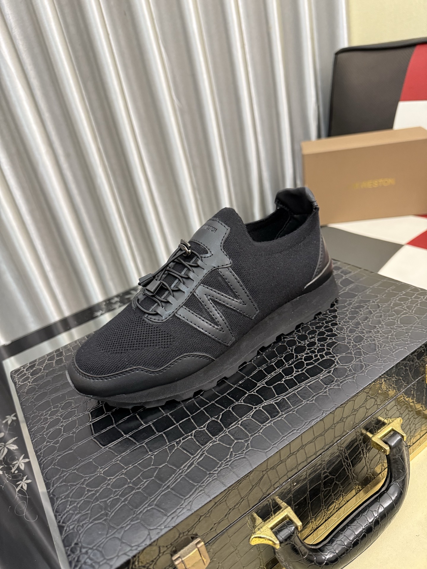 NO:745572,[Wiston~] Men's casual shoes 2025z cabinet sales simultaneously Size: 38-46 # 3 colors The upper is made of multi-material spliced ​​mesh lining, which is comfortable and breathable. The original sole is comfortable and wear-resistant. The real thing is better when photographed in person.19860909【威士顿～】男士休闲鞋 2025z柜同步发售 码数:38-46 # 3个颜色鞋面选用多材质拼接网布内里,舒适透气,鞋底原版舒适耐磨大底,实物拍摄实物更赞,,Men's shoes