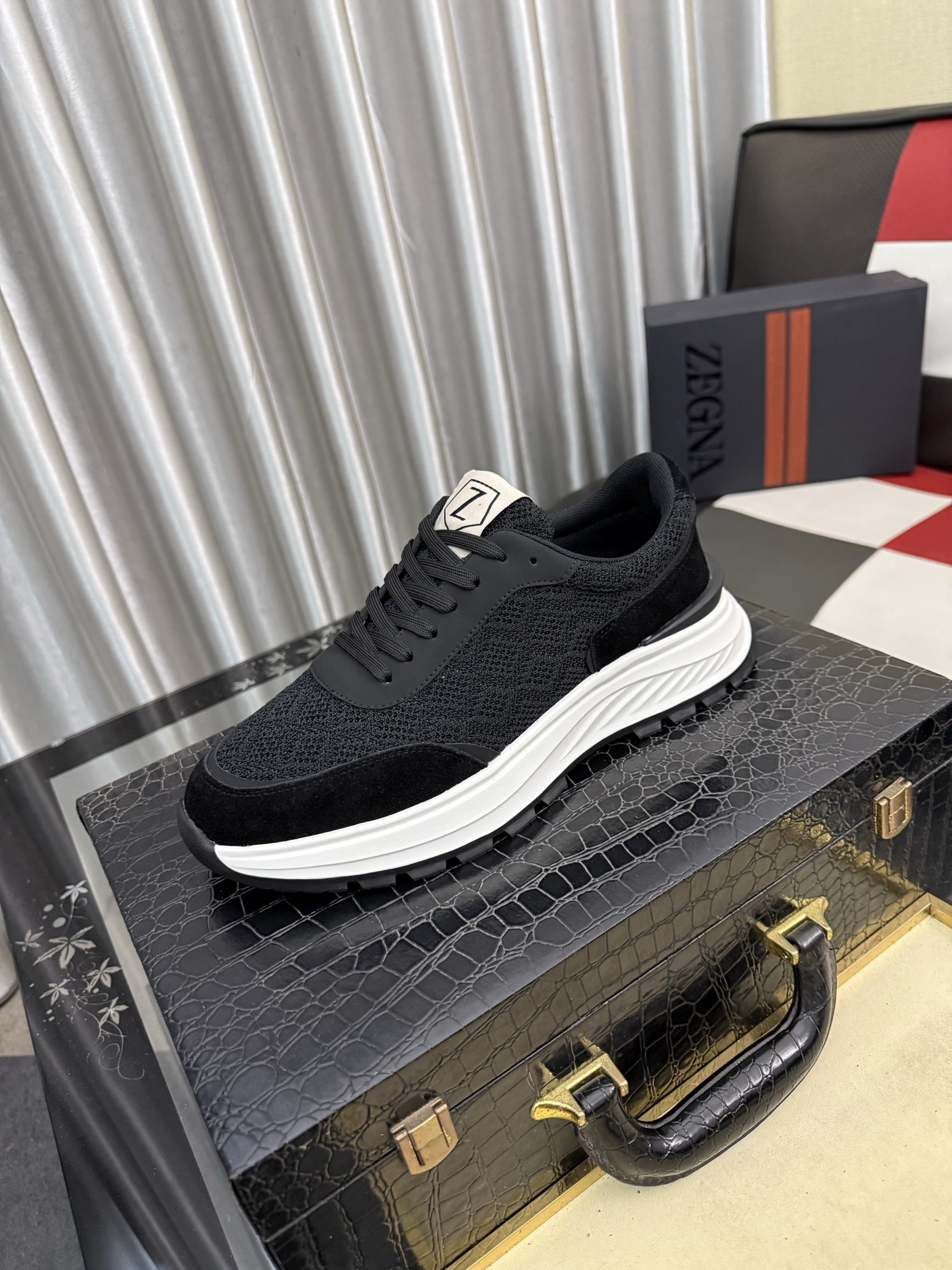 NO:782146,Zegna 'zegna*' latest popular casual shoes, top brand luxury ~ purchasing, top quality. [Strong] The upper is made of imported breathable fly woven fabrics with breathable sheepskin feet (·) and fine workmanship. The original style is fashionable and soft rubber wear-resistant and non-slip outsole, light and comfortable on the foot, the real thing looks better when photographed, Size 38-444 colors available, zegna, sheepskin19860909杰尼亚《zegna*》最新·爆款休闲鞋,顶端品牌奢侈~代购,顶级~质量.[强]鞋面選用进口透气飞织搭配材质十透气羊皮垫脚(·)精细做工.原版个性时尚柔软橡膠耐磨防滑大底,上脚轻巧舒适,实物拍摄實物更好看,Size38-444色可选,,zegna,sheepskin,Men's shoes