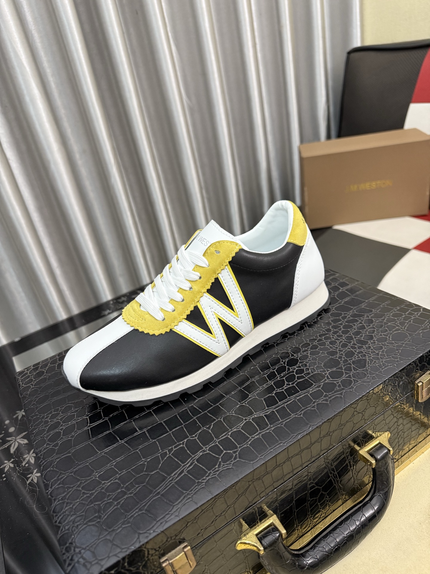 NO:782790,[Wishton~] Men's casual shoes 2026z cabinet simultaneous sale Code number: 38-46 # The upper is made of multi-material spliced ​​mesh lining, which is comfortable and breathable. The original sole is comfortable and wear-resistant. The real thing is better when photographed in person.19860909【威士顿～】男士休闲鞋 2026z柜同步发售 码数:38-46 # 鞋面选用多材质拼接网布内里,舒适透气,鞋底原版舒适耐磨大底,实物拍摄实物更赞,,Men's shoes