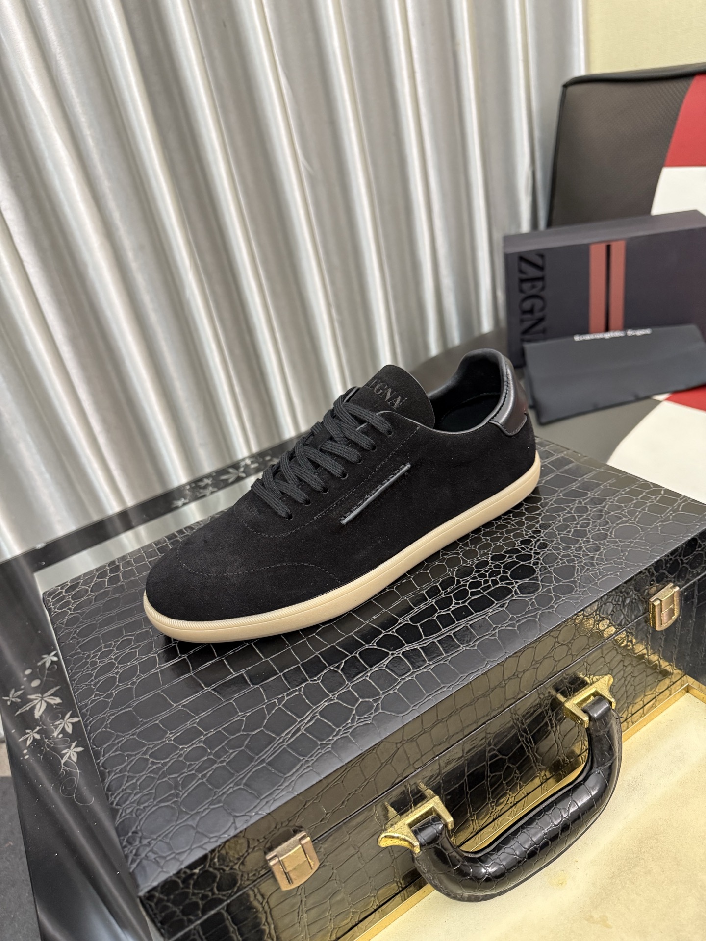 NO:783005,Zegna 'zegna*' latest popular casual shoes, top brand luxury ~ purchasing, top quality. [Strong] The upper is made of imported breathable fly woven fabrics with ten breathable sheepskin feet (·) and fine workmanship. The original style is fashionable and soft rubber wear-resistant outsole, light and comfortable on the foot, the real thing looks better when photographed, Size38-444 colors available, zegna, sheepskin19860909杰尼亚《zegna*》最新·爆款休闲鞋,顶端品牌奢侈~代购,顶级~质量.[强]鞋面選用进口透气飞织搭配材质十透气羊皮垫脚(·)精细做工.原版个性时尚柔软橡膠耐磨大底,上脚轻巧舒适,实物拍摄實物更好看,Size38-444色可选,,zegna,sheepskin,Men's shoes