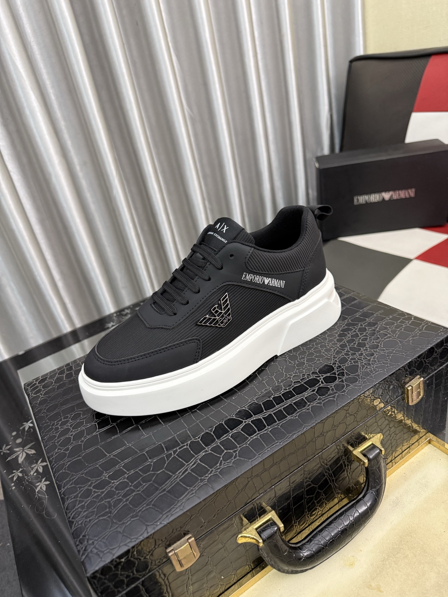 NO:828791,[Armani] Armani's latest casual shoes, hot-selling official website, the same style [satisfied] original hot-selling model. Original factory cowhide material 11 original boards, cowhide lining, original foam outsole. Body accessories one-to-one mold opening, counter quality Dear friends, if you are still worried about wearing matching shoes, then this shoe is your best choice!  38-443 colors available,,armani,armani,cowhide19860909【Armani】阿玛尼最新新款休闲鞋 火爆热卖官网同款[得意]原单爆款 .原工厂牛皮材料11原板 牛皮内里,原厂发泡大底.身配件一比一开模 专柜品质 亲们你还为穿着搭配鞋发愁那这款鞋你就是你不二的选择！38-443色可选,,armani,armani,cowhide,Men's shoes