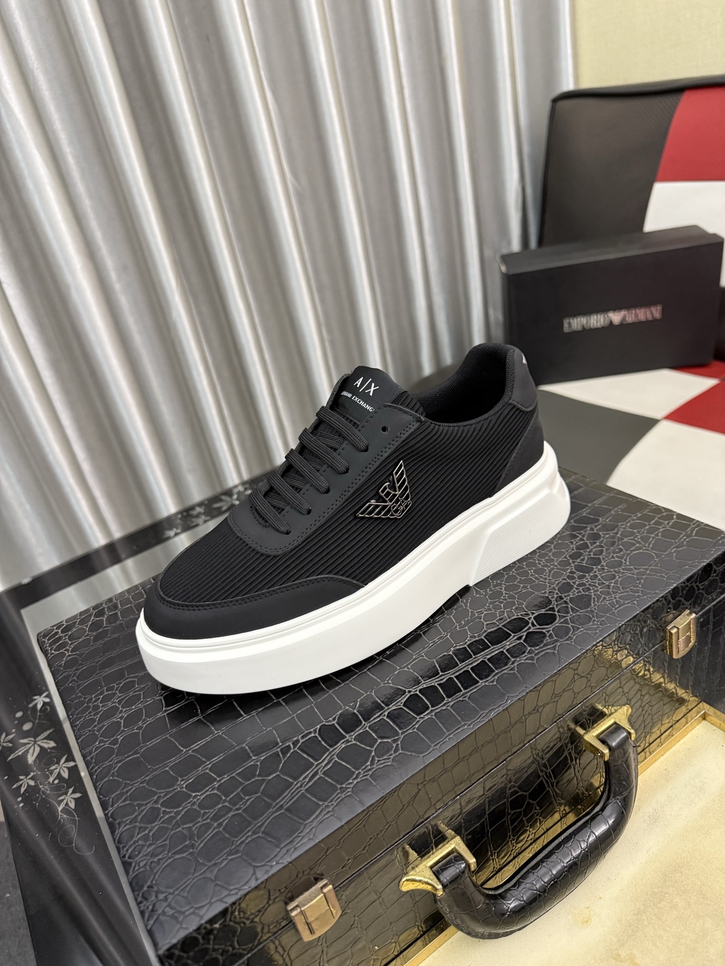 NO:829460,[Armani] Armani's latest casual shoes, hot-selling official website, the same style [satisfied] original hot-selling model. Original factory cowhide material 11 original boards, cowhide lining, original foam outsole. Body accessories one-to-one mold opening, counter quality Dear friends, if you are still worried about wearing matching shoes, then this shoe is your best choice!  38-443 colors available,,armani,armani,cowhide19860909【Armani】阿玛尼最新新款休闲鞋 火爆热卖官网同款[得意]原单爆款 .原工厂牛皮材料11原板 牛皮内里,原厂发泡大底.身配件一比一开模 专柜品质 亲们你还为穿着搭配鞋发愁那这款鞋你就是你不二的选择！38-443色可选,,armani,armani,cowhide,Men's shoes
