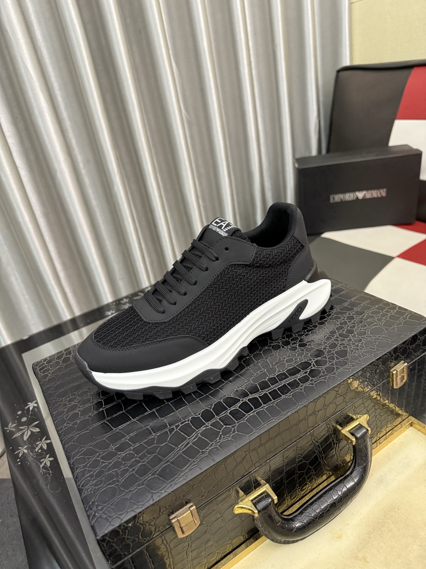 NO:830878,[Armani] Armani's latest casual shoes, hot-selling official website, the same style [satisfied] original hot-selling model. Original factory cowhide material 11 original boards, cowhide lining, original foam outsole. Body accessories one-to-one mold opening, counter quality Dear friends, if you are still worried about wearing matching shoes, then this shoe is your best choice!  38-443 colors available,,armani,armani,cowhide19860909【Armani】阿玛尼最新新款休闲鞋 火爆热卖官网同款[得意]原单爆款 .原工厂牛皮材料11原板 牛皮内里,原厂发泡大底.身配件一比一开模 专柜品质 亲们你还为穿着搭配鞋发愁那这款鞋你就是你不二的选择！38-443色可选,,armani,armani,cowhide,Men's shoes