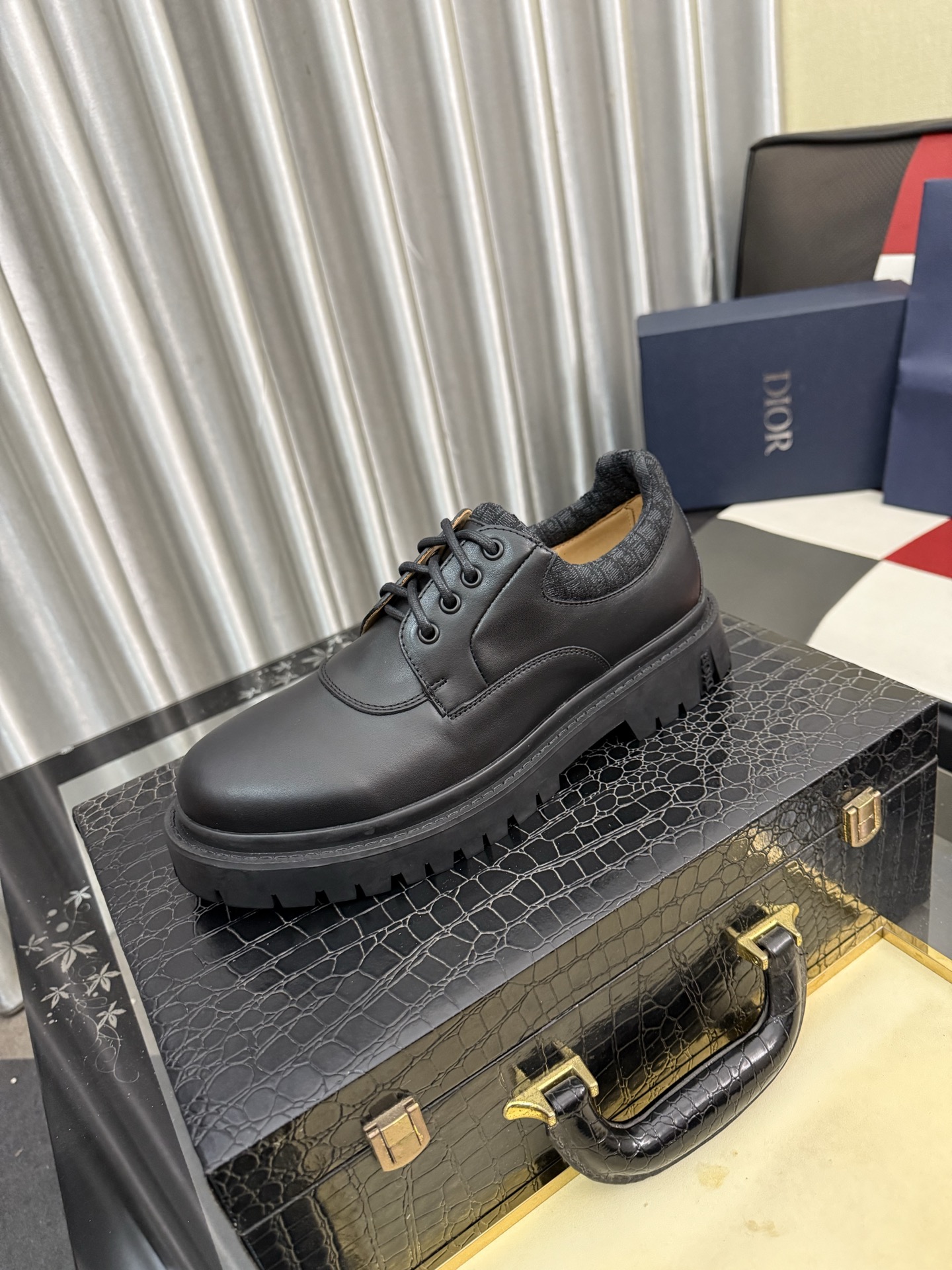 NO:830904,[Dior Dior] High-end goods, cowhide, original order quality Dior —. Dior original order purchasing, high-end leather shoes, fabrics are made of Italian imported open-edge beaded cowhide, water-dyed cowhide/cowhide, special original outsole, fine workmanship, real-life shooting size 38-45 (45 customized),, dior, dior, cowhide19860909【迪奥 Dior】高端货 牛里 原单品质Dior —.迪奥 原单代购、高端皮鞋、面料采用意大利进口开边珠牛皮水染牛里/牛皮里特供原版大底、做工精细、实物拍摄size38-45（45定制),,dior,dior,cowhide,Men's shoes