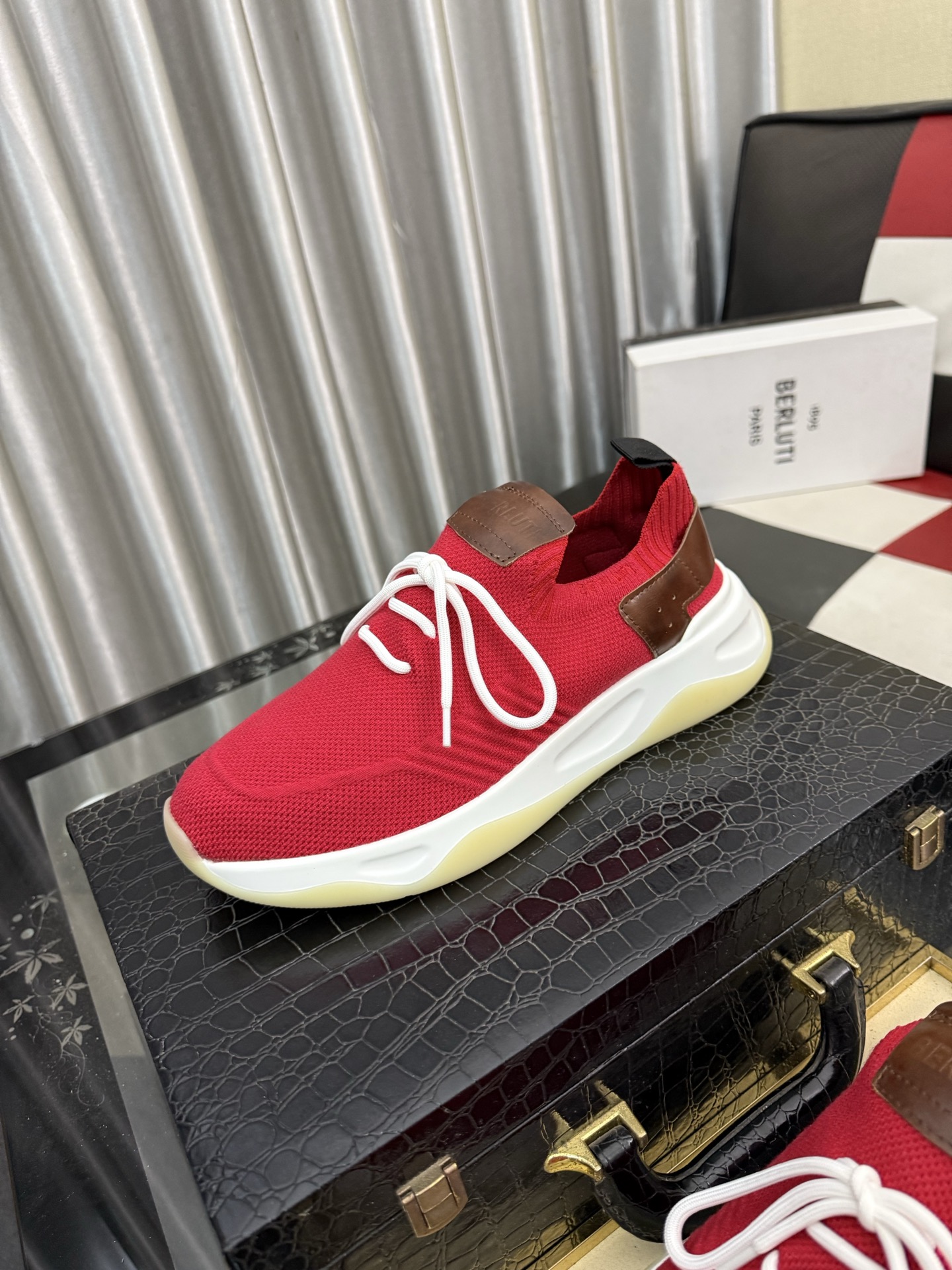 NO:954654,Berlut* men's high-end slip-on casual shoes, the latest officially released catwalk model. Imported cow suede material, imported calfskin lining, pure rubber light sole, lightweight and comfortable. Berlut* badge and logo printing capture visual highlights, three-dimensional relief Scritto pattern. High frequency air pressure badge pattern, showing an extraordinary attitude!  Size38-46,,cowhide19860909Berlut* 布鲁提 男士一脚蹬高端休闲鞋,官方最新发布走秀新款 进口牛反绒材质 内里进口小牛皮 纯橡胶轻底 轻便舒适 .Berlut* 徽章和logo印花俘获视觉亮点,立体感浮雕 Scritto 图纹.高周波空压徽章图纹,彰显不凡态度！ Size38-46,,cowhide,Men's shoes