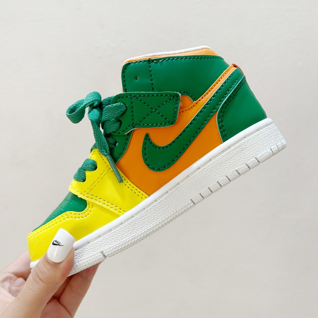 图片[3]-📍耀西 👟 AJ1乔一超级玛丽联名中帮魔术贴童鞋，给孩子们的梦想平添一丝魔法✨ 这款鞋子融合了经典的AJ1乔一设计元素和超级玛丽爱好者的心愿，时尚与童真完美结合。魔术贴设计，能让孩子们更自如地穿脱鞋子，让他们在活跃的运动中更加自信和舒适。 无论是玩耍还是上学，这款 AJ1乔一超级玛丽联名中帮魔术贴童鞋都能成为孩子们的最佳伙伴。它不仅仅是一双鞋子，更是一种对梦想的陪伴，让孩子们在成长的道路上勇敢地踏出每一步。 #AJ1乔一超级玛丽联名中帮魔术贴童鞋 #童年的最佳伙伴 #潮流与童真的完美合作-选品中心