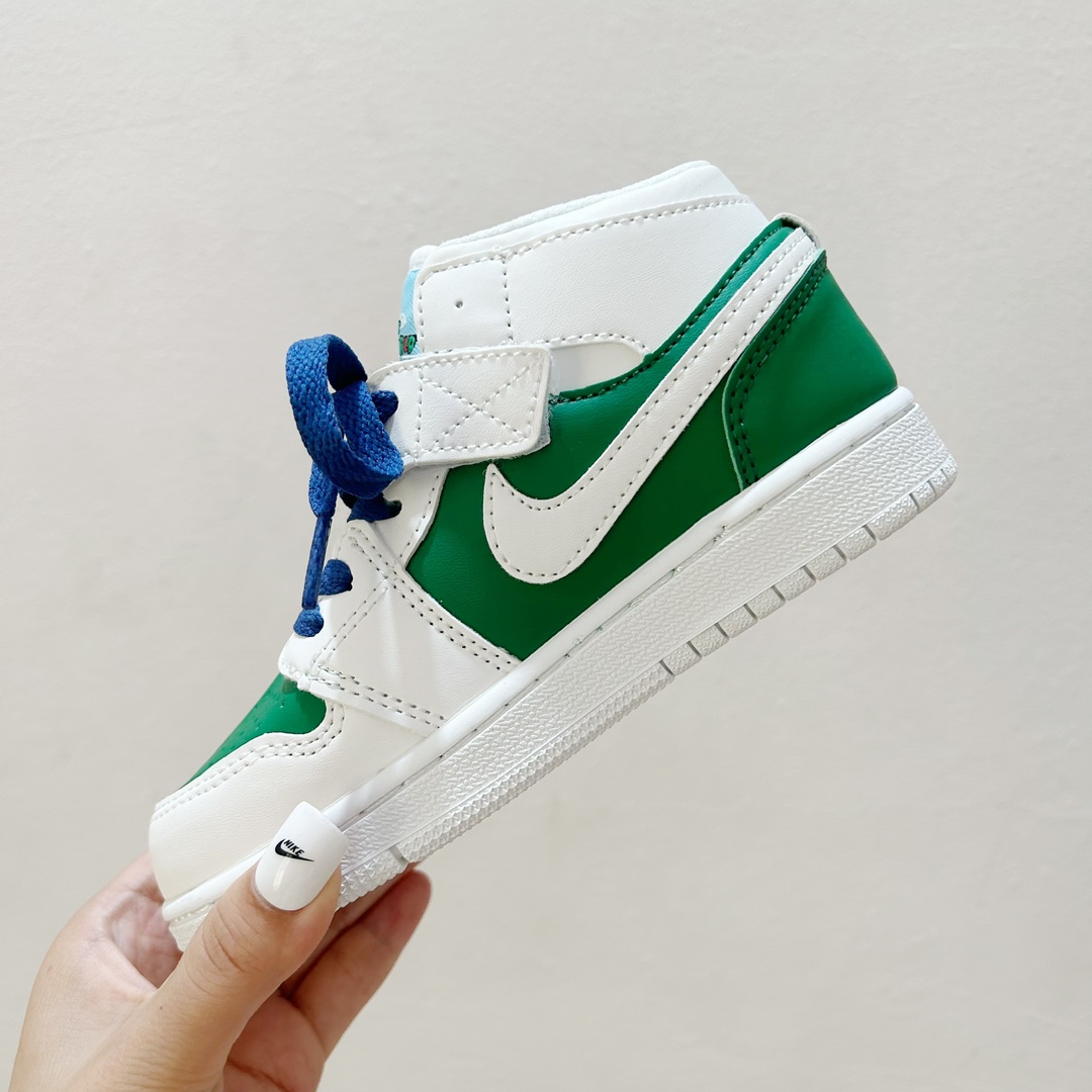 图片[3]-📍路易吉 👟 AJ1乔一超级玛丽联名中帮魔术贴童鞋，给孩子们的梦想平添一丝魔法✨ 这款鞋子融合了经典的AJ1乔一设计元素和超级玛丽爱好者的心愿，时尚与童真完美结合。魔术贴设计，能让孩子们更自如地穿脱鞋子，让他们在活跃的运动中更加自信和舒适。 无论是玩耍还是上学，这款 AJ1乔一超级玛丽联名中帮魔术贴童鞋都能成为孩子们的最佳伙伴。它不仅仅是一双鞋子，更是一种对梦想的陪伴，让孩子们在成长的道路上勇敢地踏出每一步。 #AJ1乔一超级玛丽联名中帮魔术贴童鞋 #童年的最佳伙伴 #潮流与童真的完美合作-选品中心