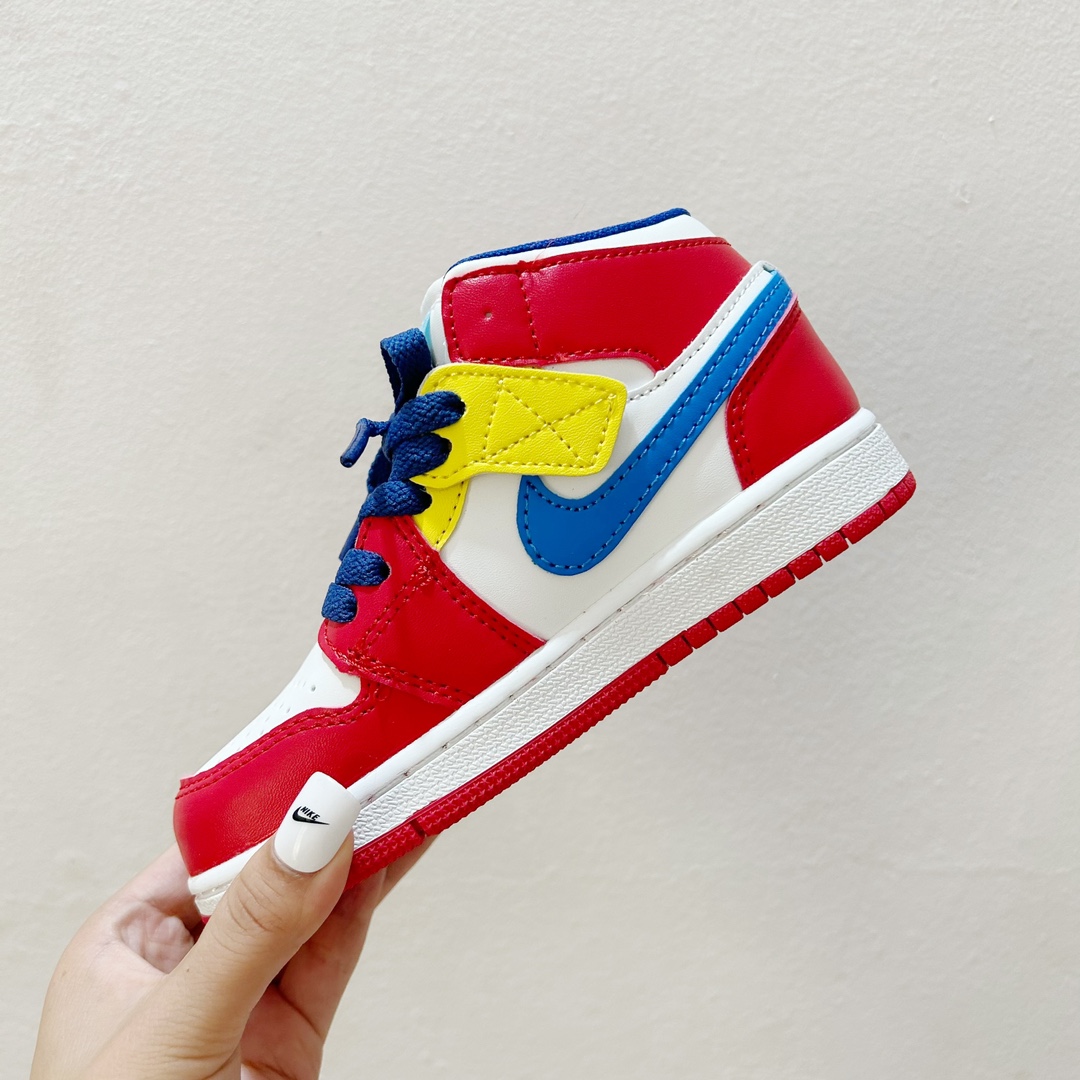 图片[3]-📍马里奥 👟 AJ1乔一超级玛丽联名中帮魔术贴童鞋，给孩子们的梦想平添一丝魔法✨ 这款鞋子融合了经典的AJ1乔一设计元素和超级玛丽爱好者的心愿，时尚与童真完美结合。魔术贴设计，能让孩子们更自如地穿脱鞋子，让他们在活跃的运动中更加自信和舒适。 无论是玩耍还是上学，这款 AJ1乔一超级玛丽联名中帮魔术贴童鞋都能成为孩子们的最佳伙伴。它不仅仅是一双鞋子，更是一种对梦想的陪伴，让孩子们在成长的道路上勇敢地踏出每一步。 #AJ1乔一超级玛丽联名中帮魔术贴童鞋 #童年的最佳伙伴 #潮流与童真的完美合作-选品中心