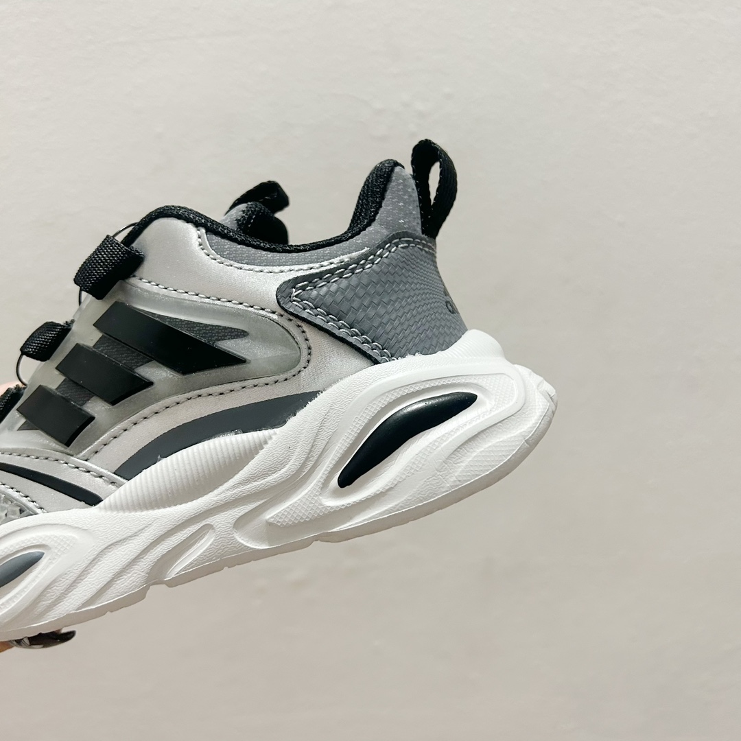 图片[7]-📍银灰色 AD旋转纽扣儿童老爹鞋 尺码：28-37码 旋转扣设计，方便小朋友穿脱，鞋身超多透气孔包裹性舒适度拉满！中底设计不光提高整体颜值，还让脚感更软弹！运动一定要穿它！脚感绝了！-选品中心