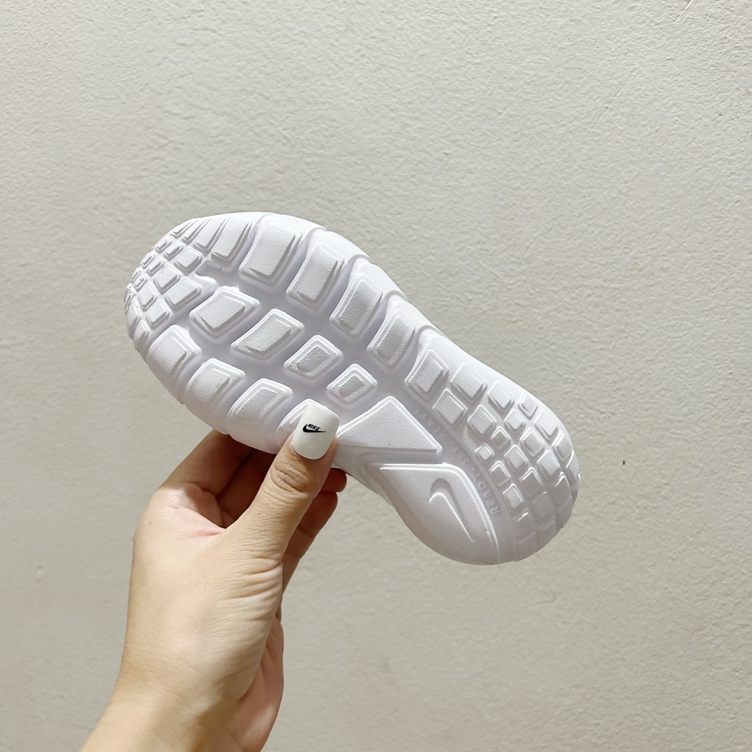 图片[8]-📍181白橘棕 NK赤足一脚蹬儿童跑步鞋🦶 尺码：23.5-37码 充满活力与朝气的配色😍 一脚蹬款式超级好穿[得意] 耐磨防滑大底，脚感超赞👍🏻 脚面和后跟处都增加了弹力松紧带，防止掉鞋，同时脚背高的宝宝不用担心压脚面~👏给予宝宝在成长中的双脚保护性和灵动感受！💗-选品中心