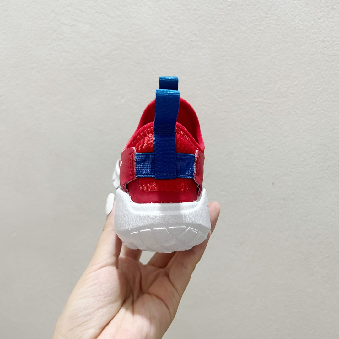 图片[5]-📍601红白蓝 NK赤足一脚蹬儿童跑步鞋🦶 尺码：23.5-37码 充满活力与朝气的配色😍 一脚蹬款式超级好穿[得意] 耐磨防滑大底，脚感超赞👍🏻 脚面和后跟处都增加了弹力松紧带，防止掉鞋，同时脚背高的宝宝不用担心压脚面~👏给予宝宝在成长中的双脚保护性和灵动感受！💗-选品中心