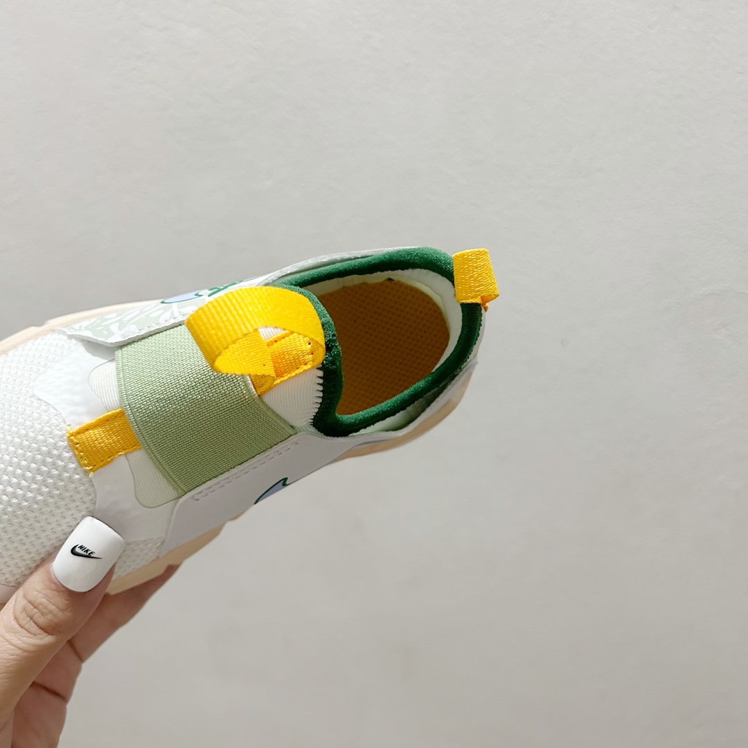 图片[6]-📍100白绿黄 NK赤足一脚蹬儿童跑步鞋🦶 尺码：23.5-37码 充满活力与朝气的配色😍 一脚蹬款式超级好穿[得意] 耐磨防滑大底，脚感超赞👍🏻 脚面和后跟处都增加了弹力松紧带，防止掉鞋，同时脚背高的宝宝不用担心压脚面~👏给予宝宝在成长中的双脚保护性和灵动感受！💗-选品中心