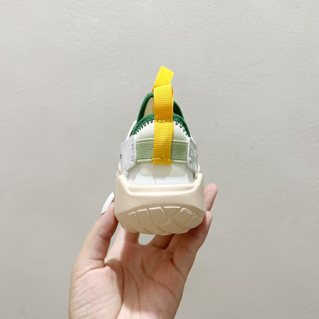 图片[5]-📍100白绿黄 NK赤足一脚蹬儿童跑步鞋🦶 尺码：23.5-37码 充满活力与朝气的配色😍 一脚蹬款式超级好穿[得意] 耐磨防滑大底，脚感超赞👍🏻 脚面和后跟处都增加了弹力松紧带，防止掉鞋，同时脚背高的宝宝不用担心压脚面~👏给予宝宝在成长中的双脚保护性和灵动感受！💗-选品中心
