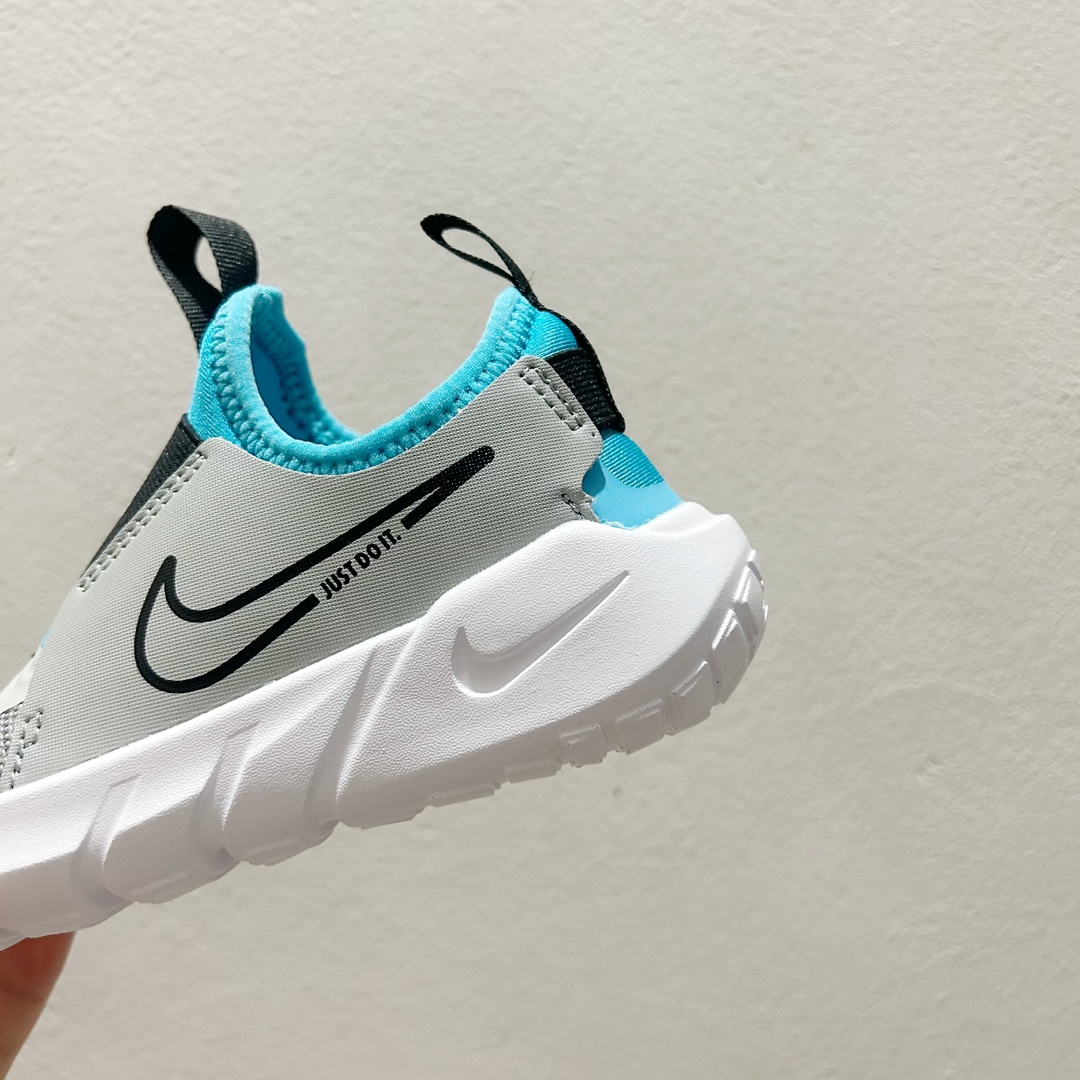 图片[7]-📍008灰蓝 NK赤足一脚蹬儿童跑步鞋🦶 尺码：23.5-37码 充满活力与朝气的配色😍 一脚蹬款式超级好穿[得意] 耐磨防滑大底，脚感超赞👍🏻 脚面和后跟处都增加了弹力松紧带，防止掉鞋，同时脚背高的宝宝不用担心压脚面~👏给予宝宝在成长中的双脚保护性和灵动感受！💗-选品中心