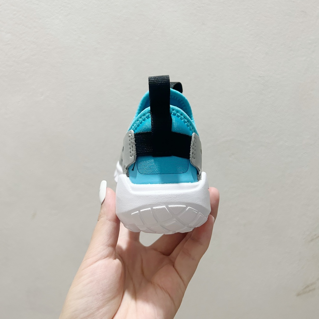 图片[5]-📍008灰蓝 NK赤足一脚蹬儿童跑步鞋🦶 尺码：23.5-37码 充满活力与朝气的配色😍 一脚蹬款式超级好穿[得意] 耐磨防滑大底，脚感超赞👍🏻 脚面和后跟处都增加了弹力松紧带，防止掉鞋，同时脚背高的宝宝不用担心压脚面~👏给予宝宝在成长中的双脚保护性和灵动感受！💗-选品中心