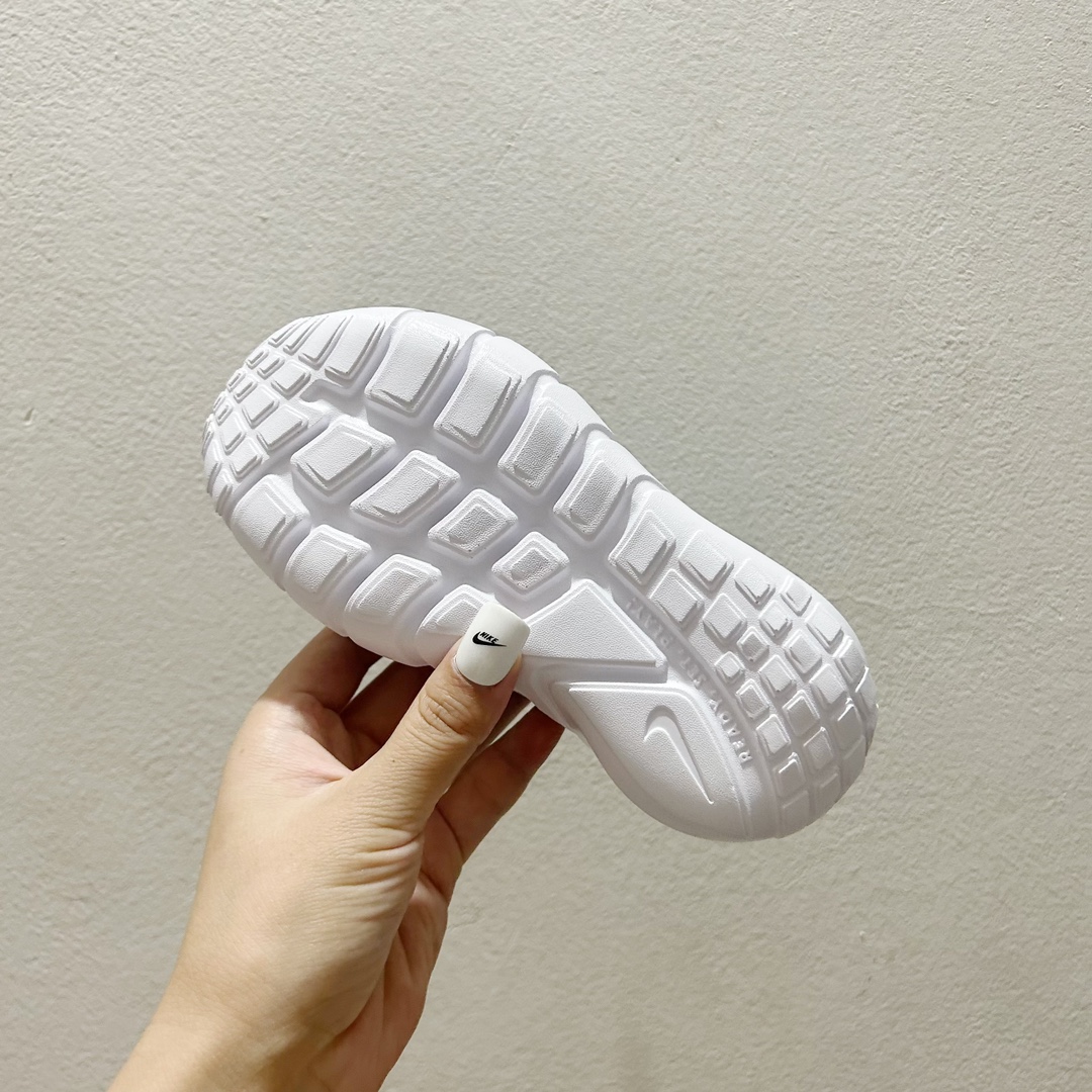 图片[8]-📍008灰蓝 NK赤足一脚蹬儿童跑步鞋🦶 尺码：23.5-37码 充满活力与朝气的配色😍 一脚蹬款式超级好穿[得意] 耐磨防滑大底，脚感超赞👍🏻 脚面和后跟处都增加了弹力松紧带，防止掉鞋，同时脚背高的宝宝不用担心压脚面~👏给予宝宝在成长中的双脚保护性和灵动感受！💗-选品中心