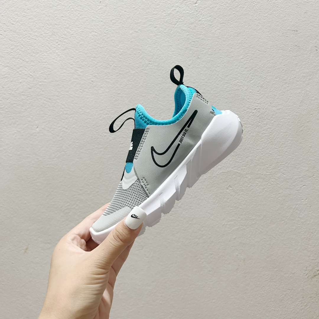 图片[3]-📍008灰蓝 NK赤足一脚蹬儿童跑步鞋🦶 尺码：23.5-37码 充满活力与朝气的配色😍 一脚蹬款式超级好穿[得意] 耐磨防滑大底，脚感超赞👍🏻 脚面和后跟处都增加了弹力松紧带，防止掉鞋，同时脚背高的宝宝不用担心压脚面~👏给予宝宝在成长中的双脚保护性和灵动感受！💗-选品中心