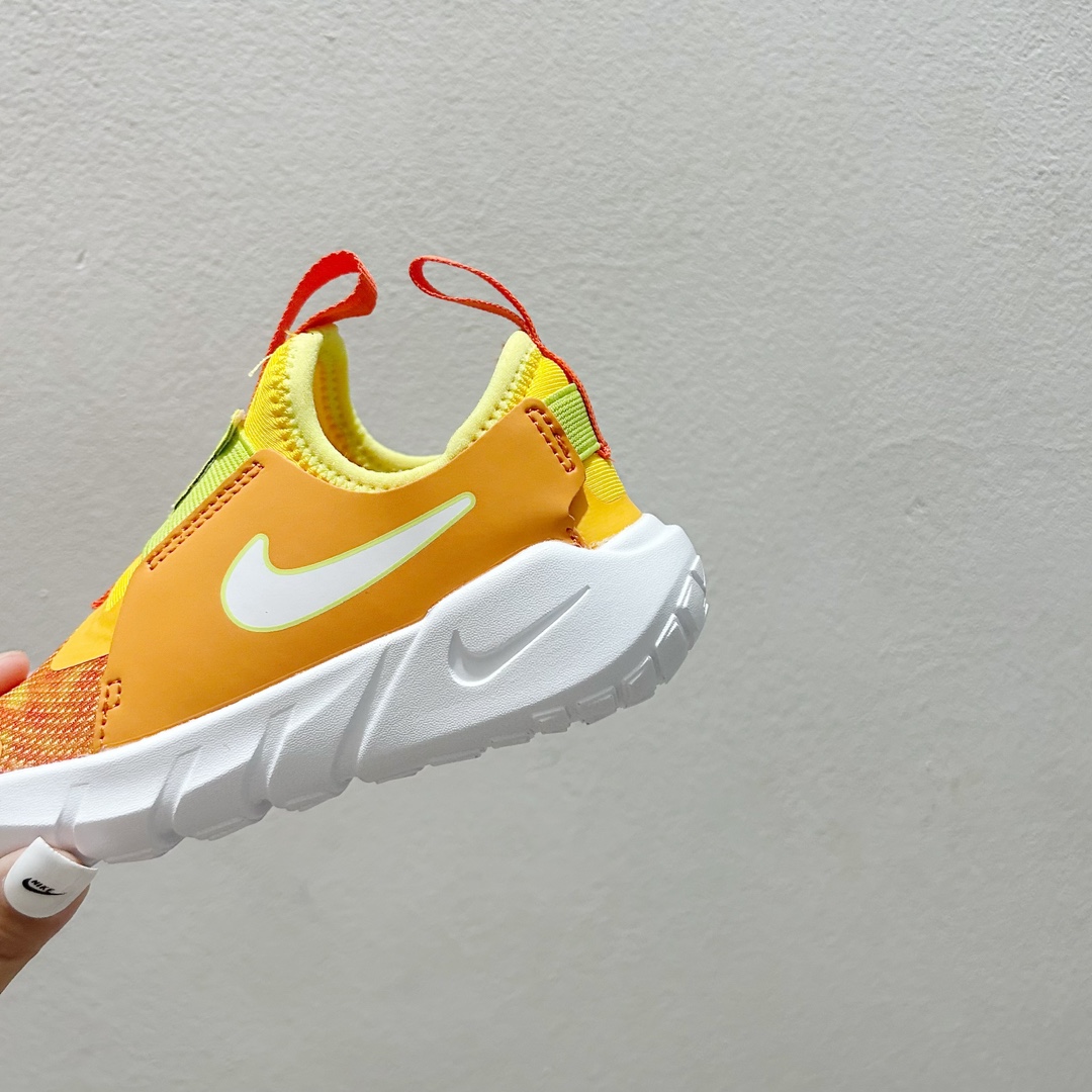 图片[7]-📍800黄色 NK赤足一脚蹬儿童跑步鞋🦶 尺码：23.5-37码 充满活力与朝气的配色😍 一脚蹬款式超级好穿[得意] 耐磨防滑大底，脚感超赞👍🏻 脚面和后跟处都增加了弹力松紧带，防止掉鞋，同时脚背高的宝宝不用担心压脚面~👏给予宝宝在成长中的双脚保护性和灵动感受！💗-选品中心