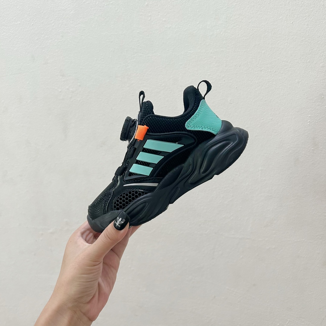 图片[3]-📍黑绿 AD旋转纽扣儿童老爹鞋 尺码：28-37码 旋转扣设计，方便小朋友穿脱，鞋身超多透气孔包裹性舒适度拉满！中底设计不光提高整体颜值，还让脚感更软弹！运动一定要穿它！脚感绝了！-选品中心