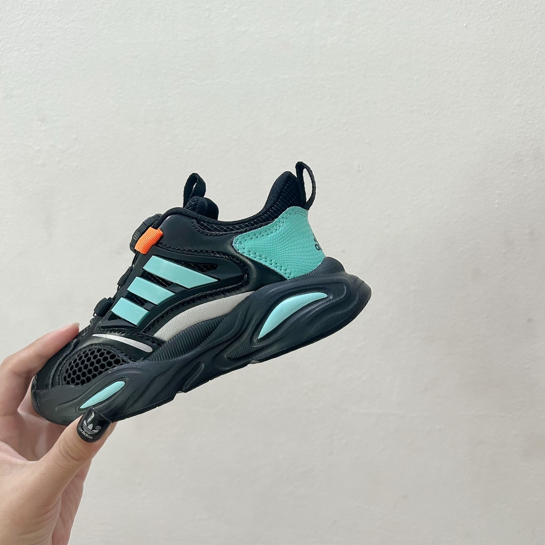 图片[7]-📍黑绿 AD旋转纽扣儿童老爹鞋 尺码：28-37码 旋转扣设计，方便小朋友穿脱，鞋身超多透气孔包裹性舒适度拉满！中底设计不光提高整体颜值，还让脚感更软弹！运动一定要穿它！脚感绝了！-选品中心