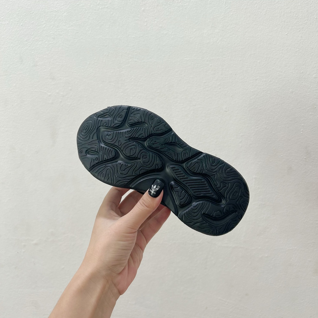 图片[8]-📍黑绿 AD旋转纽扣儿童老爹鞋 尺码：28-37码 旋转扣设计，方便小朋友穿脱，鞋身超多透气孔包裹性舒适度拉满！中底设计不光提高整体颜值，还让脚感更软弹！运动一定要穿它！脚感绝了！-选品中心