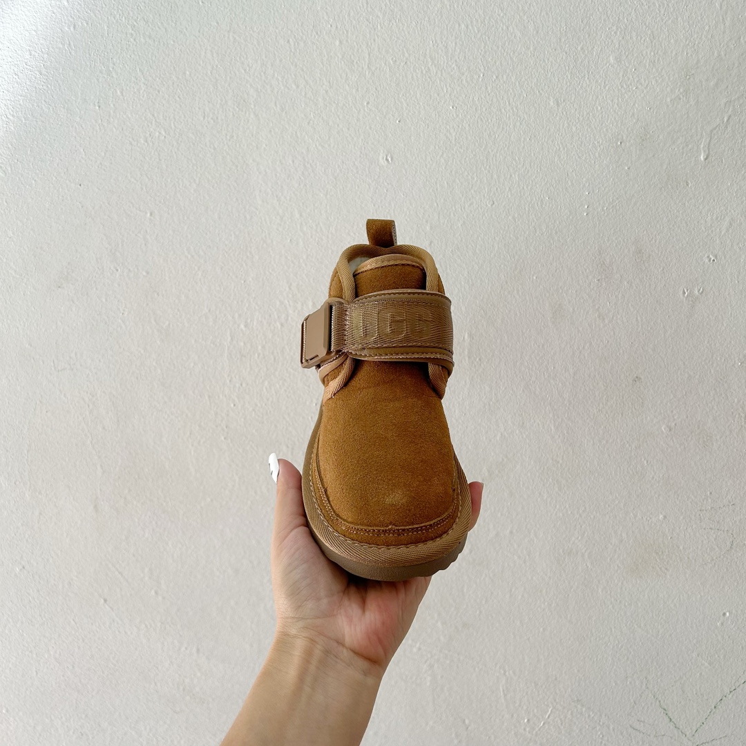 图片[3]-调UGG纽姆搭扣儿童雪地靴28-37码 这双儿童雪地靴不仅外观可爱，还采用了顶级双面羊皮和纽姆绒内里，为宝贝们带来了无与伦比的暖意和舒适感受。-选品中心