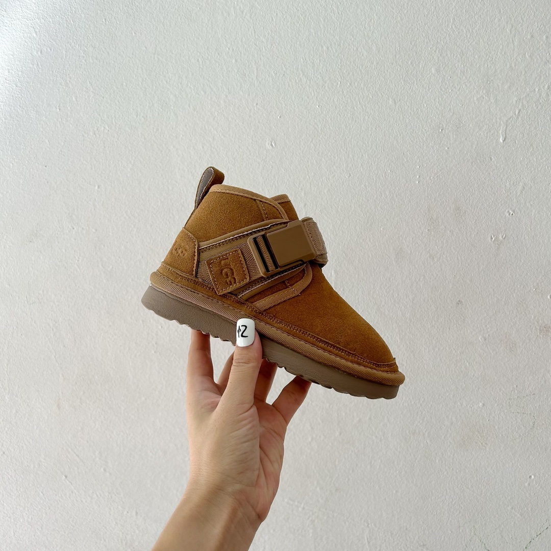 图片[2]-调UGG纽姆搭扣儿童雪地靴28-37码 这双儿童雪地靴不仅外观可爱，还采用了顶级双面羊皮和纽姆绒内里，为宝贝们带来了无与伦比的暖意和舒适感受。-选品中心