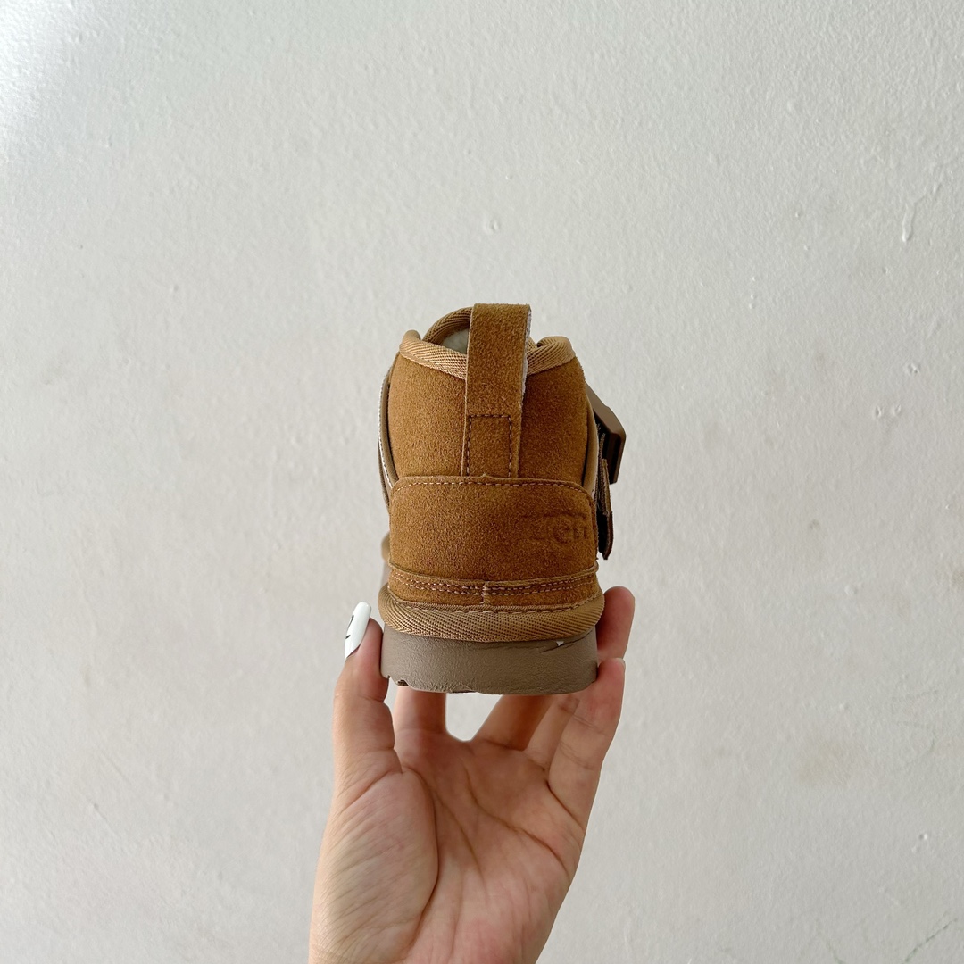 图片[6]-调UGG纽姆搭扣儿童雪地靴28-37码 这双儿童雪地靴不仅外观可爱，还采用了顶级双面羊皮和纽姆绒内里，为宝贝们带来了无与伦比的暖意和舒适感受。-选品中心