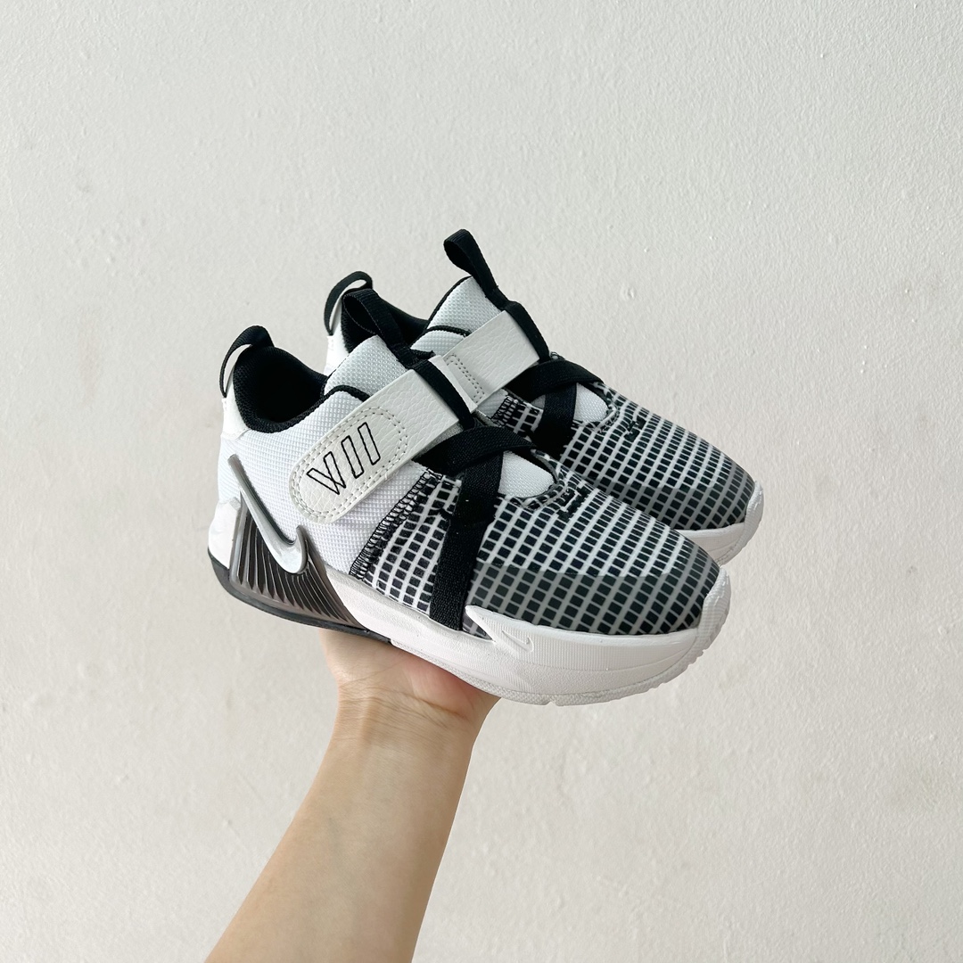 “James’ Kids Basketball Shoes: Comfort, Support, and Style for Young Athletes” - 图片 9