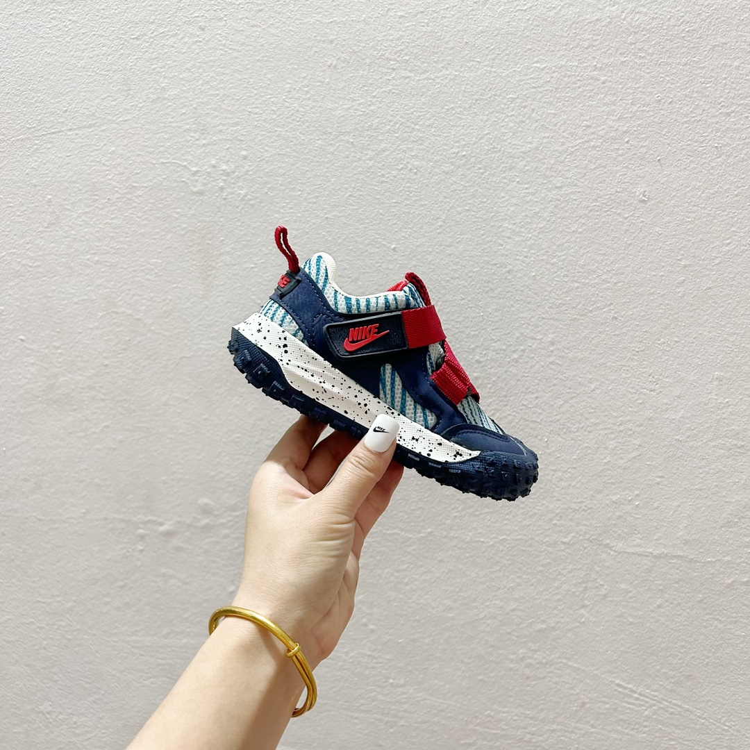 图片[2]-双11福利 🔗NK绑带魔术贴儿童运动鞋 尺码：26–37码 🌟【童趣跃动，步步为赢👟 一脚蹬松紧带设计，轻松穿脱，无需大人费力，让宝贝自己也能掌握成长的小确幸。每一次奔跑都是他们独立的宣言。💨 每一次跳跃，每一回回眸，这双鞋子不仅是脚下的伙伴，更是他们自信的起点。👣无论是幼儿园的操场，还是周末的户外探险，它都能陪伴孩子，走得更远，跑得更快。🏞️-选品中心