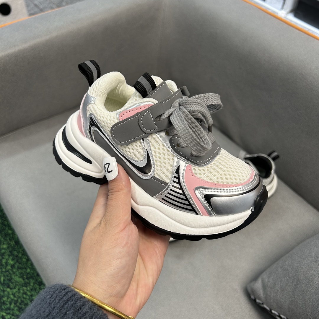 图片[9]-🚦配色合集🔻特🔗GGCC赵露思同款魔术贴亲子款老爹鞋【正确版 尺码：26-37 🔥【潮流不设限，童心无限大🔥 🌟 GGCC与当红小花赵露思的联名力作来啦！👶💖 赵露思同款的魔术贴儿童老爹鞋，不仅是鞋，更是孩子们的时尚宣言！👟 👶 小小魔术贴，大大的惊喜！一贴即穿，一脱即走，让宝贝的日常穿搭变得轻松又便捷。不再担心早起的急躁，只留下萌娃的快乐步伐！🏃‍♂️💨 🎬 瞧，这不仅仅是鞋子，它是孩子们的小小舞台，每一双都藏着童年的无限可能，就像赵露思在屏幕上的灵动与活力，感染着每一个观看它的人。🎥💃 🚀 当下最火的网络热词“萌力MAX”在这双鞋上完美诠释，让孩子们在潮流中成长，做最in的小达人！🔥 #赵露思同款# #亲子老爹鞋# #萌宝新时尚#-选品中心