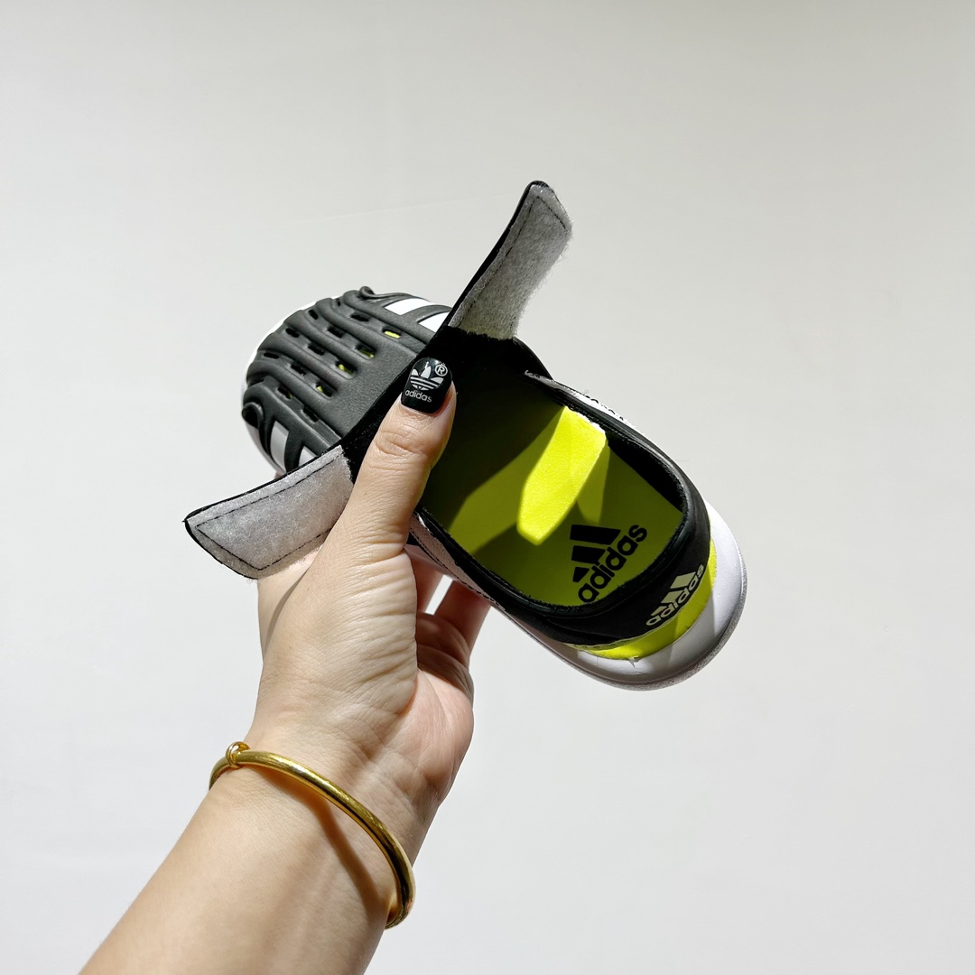 图片[7]-端午福利 🔗专柜版Adidas小海马三代儿童凉鞋 🦶尺码：22-35码 👟 Adidas小海马三代童鞋，踩出快乐的步伐👣设计超级萌萌哒🎈，色彩斑斓，就像彩虹🌈在脚边跳舞。 🌟经典Adidas logo，品质保证👍，每一双都是匠心之作。柔软的内里💖，贴合宝宝的小脚，行走间如行云流水🍃，让宝宝尽享夏日清凉。 🛠️耐磨橡胶外底耐用防滑，无论是沙滩玩耍🏖️还是日常出行，都能给宝贝最安心的保护。而且，清洗起来也超方便💦，妈妈们再也不用担心弄脏鞋子啦！-选品中心