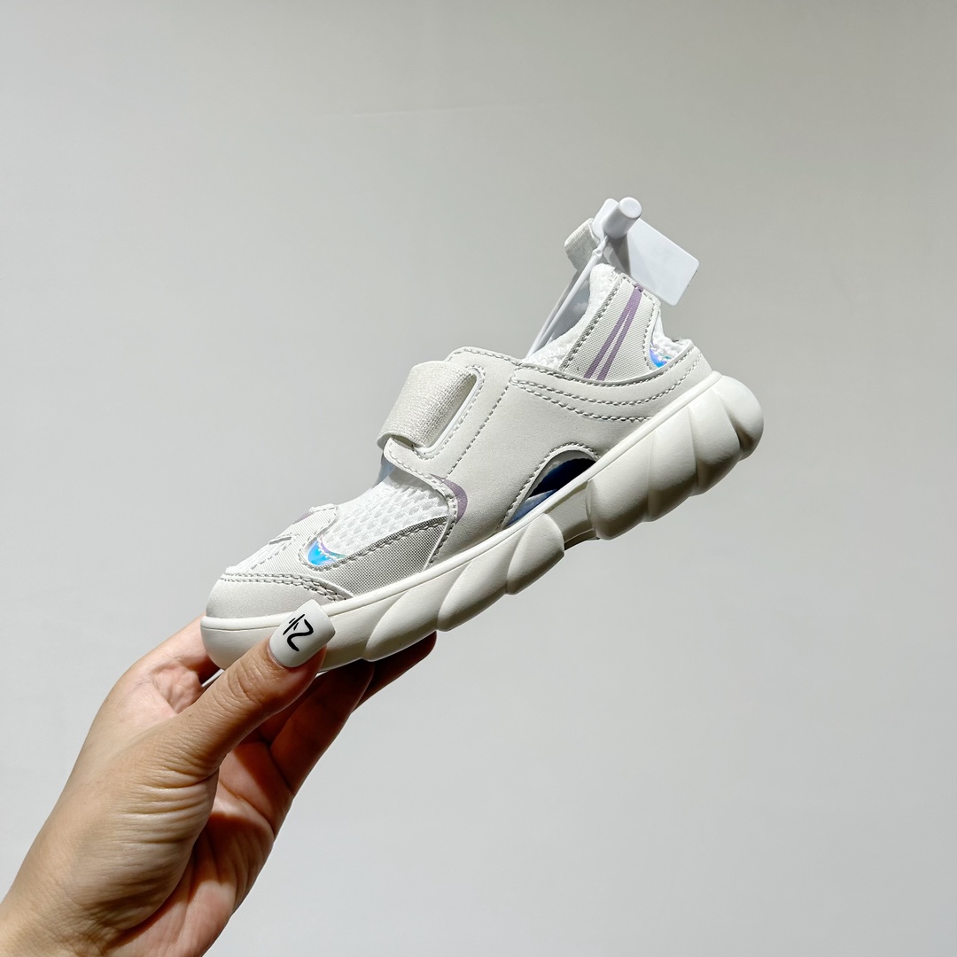 图片[4]-🔗 NB920网面魔术贴儿童凉鞋 尺码：24-35码 🎉【夏日必购🌟】让宝宝踩出萌翻天的小步伐👶✨——新款NB920网面魔术贴儿童凉鞋✨👣 🌞 NB920童鞋设计超贴心👶🎈，轻盈网布如同微风拂过足尖🍃，给小脚丫透气空间。 🌈 经典魔术贴设计👀，穿脱方便快捷，告别繁琐的鞋带时刻👶快手，宝宝动手行动力大增，自信行走每一步🏡💨。 🧶 舒适软底 弹性缓震，呵护宝宝的小脚丫🍂💕。🎨 多样颜色供挑选🌈-选品中心