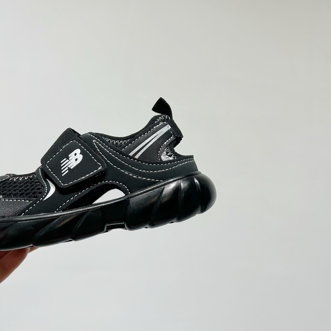 图片[8]-🔗 NB920网面魔术贴儿童凉鞋 尺码：24-35码 🎉【夏日必购🌟】让宝宝踩出萌翻天的小步伐👶✨——新款NB920网面魔术贴儿童凉鞋✨👣 🌞 NB920童鞋设计超贴心👶🎈，轻盈网布如同微风拂过足尖🍃，给小脚丫透气空间。 🌈 经典魔术贴设计👀，穿脱方便快捷，告别繁琐的鞋带时刻👶快手，宝宝动手行动力大增，自信行走每一步🏡💨。 🧶 舒适软底 弹性缓震，呵护宝宝的小脚丫🍂💕。🎨 多样颜色供挑选🌈-选品中心