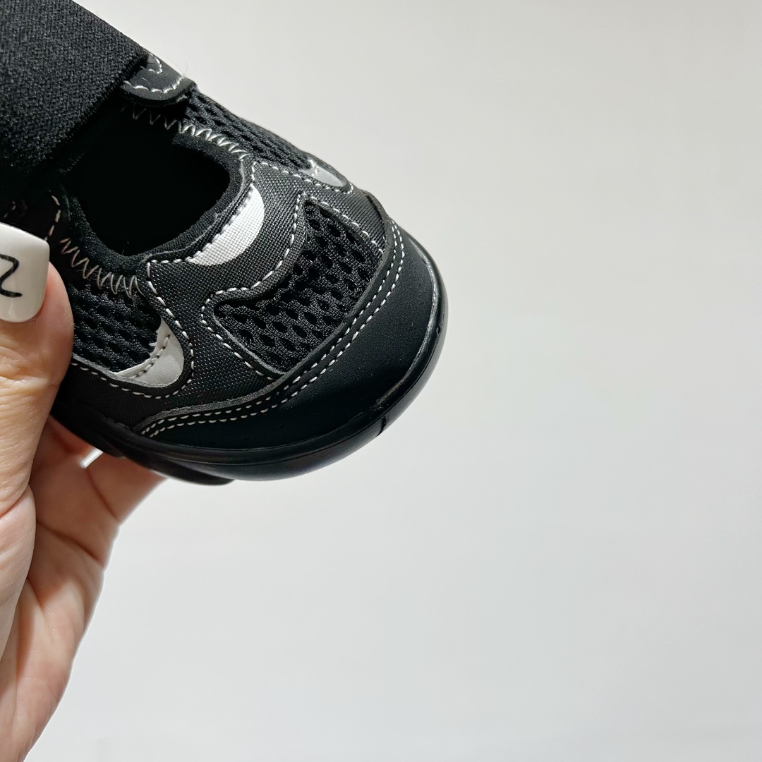 图片[5]-🔗 NB920网面魔术贴儿童凉鞋 尺码：24-35码 🎉【夏日必购🌟】让宝宝踩出萌翻天的小步伐👶✨——新款NB920网面魔术贴儿童凉鞋✨👣 🌞 NB920童鞋设计超贴心👶🎈，轻盈网布如同微风拂过足尖🍃，给小脚丫透气空间。 🌈 经典魔术贴设计👀，穿脱方便快捷，告别繁琐的鞋带时刻👶快手，宝宝动手行动力大增，自信行走每一步🏡💨。 🧶 舒适软底 弹性缓震，呵护宝宝的小脚丫🍂💕。🎨 多样颜色供挑选🌈-选品中心