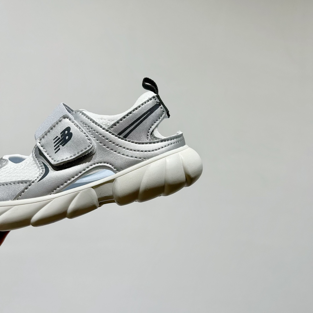 图片[8]-🔗 NB920网面魔术贴儿童凉鞋 尺码：24-35码 🎉【夏日必购🌟】让宝宝踩出萌翻天的小步伐👶✨——新款NB920网面魔术贴儿童凉鞋✨👣 🌞 NB920童鞋设计超贴心👶🎈，轻盈网布如同微风拂过足尖🍃，给小脚丫透气空间。 🌈 经典魔术贴设计👀，穿脱方便快捷，告别繁琐的鞋带时刻👶快手，宝宝动手行动力大增，自信行走每一步🏡💨。 🧶 舒适软底 弹性缓震，呵护宝宝的小脚丫🍂💕。🎨 多样颜色供挑选🌈-选品中心