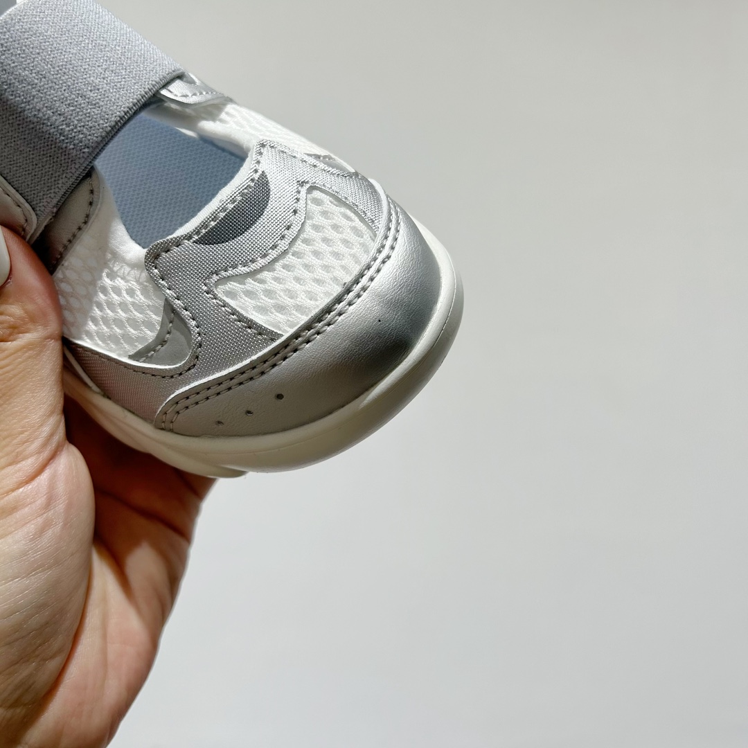 图片[5]-🔗 NB920网面魔术贴儿童凉鞋 尺码：24-35码 🎉【夏日必购🌟】让宝宝踩出萌翻天的小步伐👶✨——新款NB920网面魔术贴儿童凉鞋✨👣 🌞 NB920童鞋设计超贴心👶🎈，轻盈网布如同微风拂过足尖🍃，给小脚丫透气空间。 🌈 经典魔术贴设计👀，穿脱方便快捷，告别繁琐的鞋带时刻👶快手，宝宝动手行动力大增，自信行走每一步🏡💨。 🧶 舒适软底 弹性缓震，呵护宝宝的小脚丫🍂💕。🎨 多样颜色供挑选🌈-选品中心