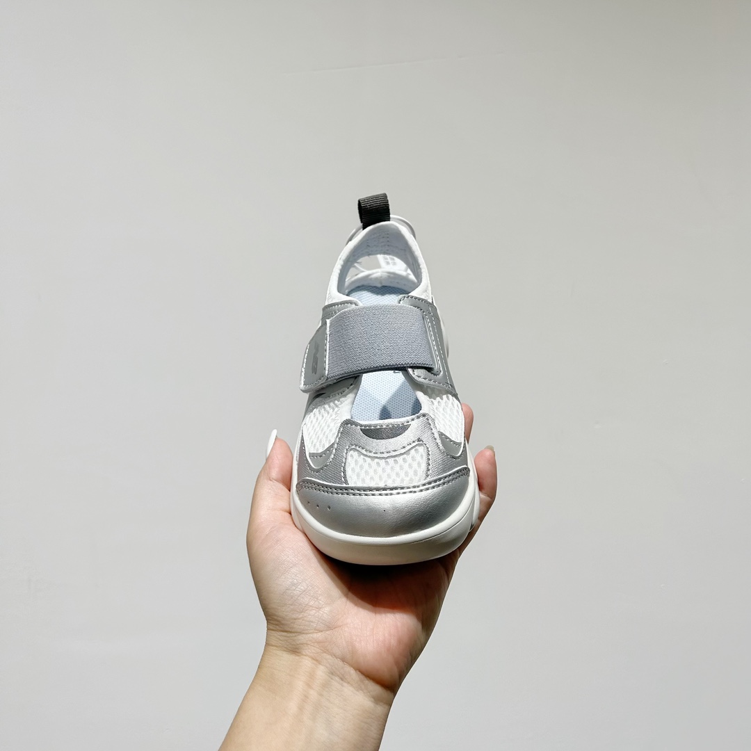 图片[3]-🔗 NB920网面魔术贴儿童凉鞋 尺码：24-35码 🎉【夏日必购🌟】让宝宝踩出萌翻天的小步伐👶✨——新款NB920网面魔术贴儿童凉鞋✨👣 🌞 NB920童鞋设计超贴心👶🎈，轻盈网布如同微风拂过足尖🍃，给小脚丫透气空间。 🌈 经典魔术贴设计👀，穿脱方便快捷，告别繁琐的鞋带时刻👶快手，宝宝动手行动力大增，自信行走每一步🏡💨。 🧶 舒适软底 弹性缓震，呵护宝宝的小脚丫🍂💕。🎨 多样颜色供挑选🌈-选品中心