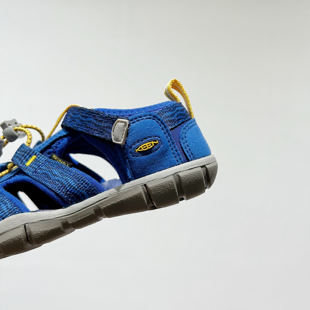 图片[8]-📍 海外版•KEEN二代轻便儿童溯溪凉鞋 尺码：24-37码 🚀【超萌新款！KEEN二代🌟儿童溯溪鞋👑，让探索变得更轻盈】🎒 😉 KEEN二代童鞋来啦！专为小小探险家们设计的溯溪凉鞋，轻便如风🍃，让每一步都充满乐趣。👣 🎈 漂亮外观，颜色丰富🌈，孩子们一眼就爱上！独特的鞋面设计，既时尚又实用，即使在小溪边嬉戏，也能保持脚干爽。🌊 💪 舒适体验是王道，KEEN二代采用柔软材质，贴合孩子的小脚丫，长时间行走也不累脚。内置缓震系统，保护成长中的小足部。👀 🧦 优质的抓地力橡胶鞋底，防滑耐磨，无论是森林小径还是湿滑石头，都能轻松应对。👣🌿-选品中心