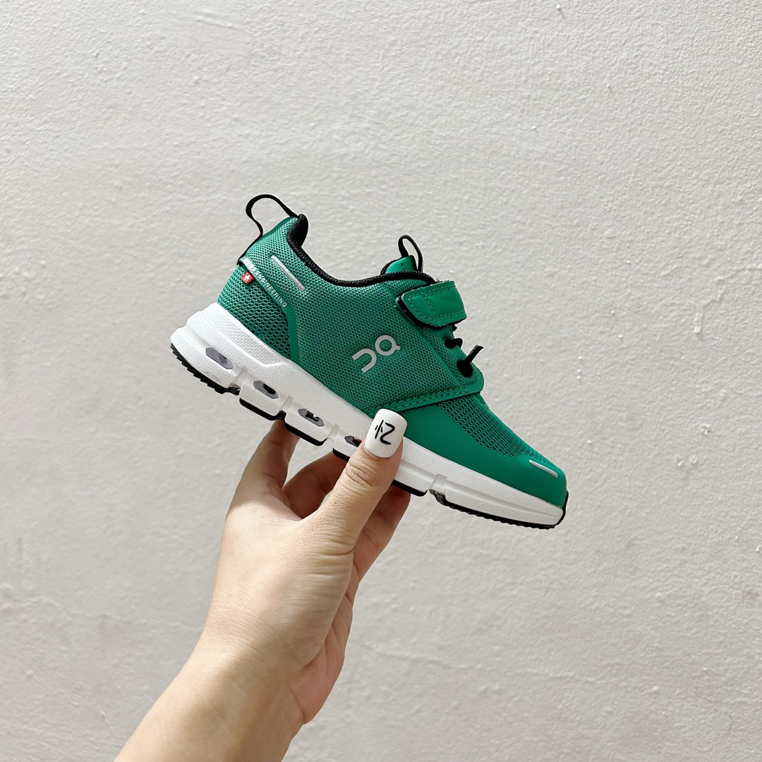 图片[2]-🔗On昂跑魔术贴松紧带儿童运动鞋 尺码：26-37.5码 💥小众童鞋运动鞋来咯～💥 on昂跑缓震魔术贴儿童运动鞋 鞋头增加额外的橡胶垫片🔫加强耐久性 🧿加宽外底搭载多沟槽，更稳固 优化改良的CloudTec专利鞋底科技🪄专为幼童打造🪄超级无敌旋转跳跃好穿-选品中心